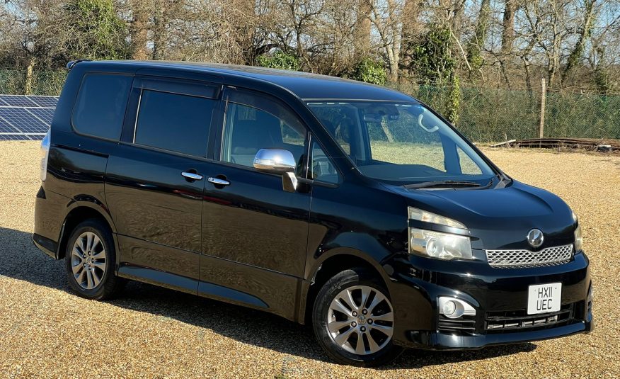 TOYOTA VOXY 2011, X EDITION, 2.0 PETROL FULLY LOADED, 8 SEATER, PEARL BLACK PAINT, BLACK CLOTH INTERIOR