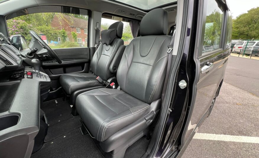 HONDA STEPWAGON 2012, SPADA, 2.0 PETROL FULLY LOADED, 7 SEATER, SUNROOF, PEARL BLACK PAINT, BLACK LEATHER INTERIOR