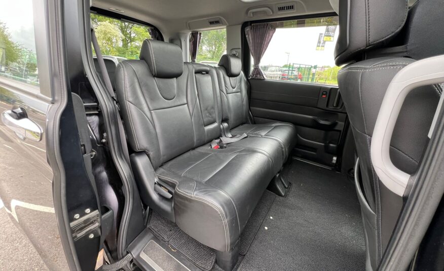 HONDA STEPWAGON 2012, SPADA, 2.0 PETROL FULLY LOADED, 7 SEATER, SUNROOF, PEARL BLACK PAINT, BLACK LEATHER INTERIOR