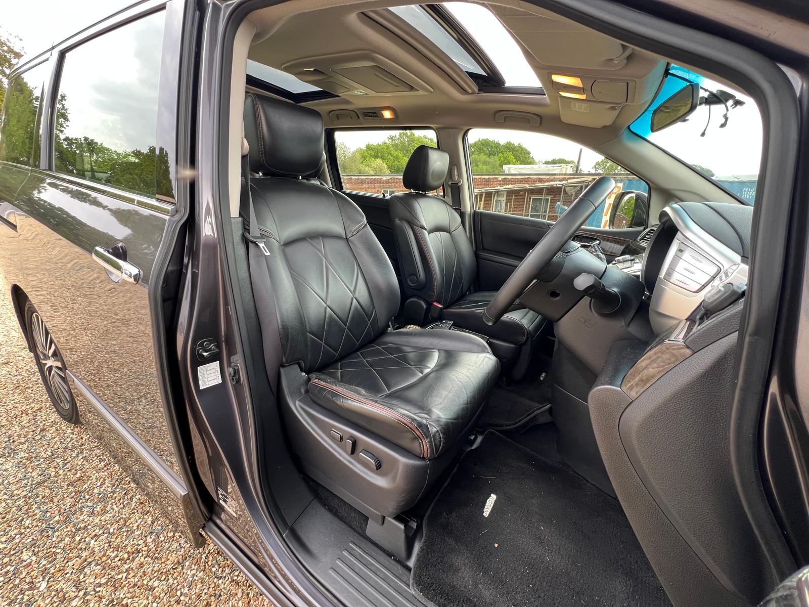 NISSAN ELGRAND 2014, HIGHWAY STAR 3.5 V6 PETROL FULLY LOADED, 7 SEATER, SUNROOF, PEARL GREY PAINT, BLACK LEATHER INTERIOR