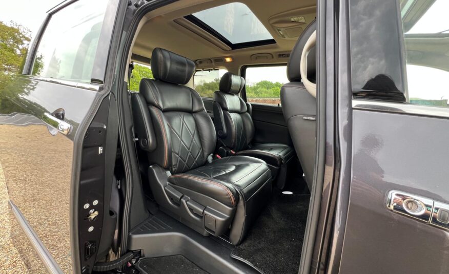 NISSAN ELGRAND 2014, HIGHWAY STAR 3.5 V6 PETROL FULLY LOADED, 7 SEATER, SUNROOF, PEARL GREY PAINT, BLACK LEATHER INTERIOR
