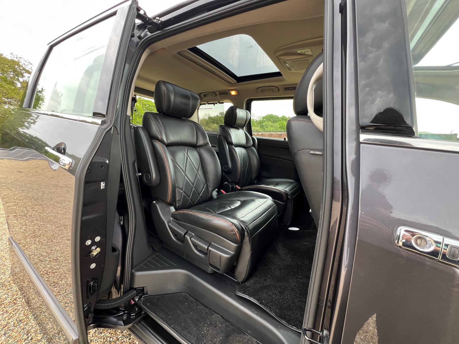 NISSAN ELGRAND 2014, HIGHWAY STAR 3.5 V6 PETROL FULLY LOADED, 7 SEATER, SUNROOF, PEARL GREY PAINT, BLACK LEATHER INTERIOR