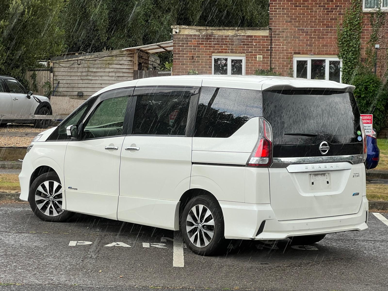 NISSAN SERENA 2018, PURE DRIVE, 2.0 PETROL HYBRID FULLY LOADED, 8 SEATER, PEARL WHITE PAINT, BLACK CLOTH INTERIOR