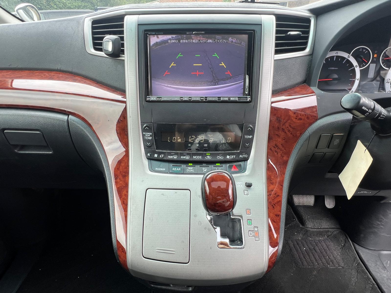 TOYOTA VELLFIRE 2010, 240Z PLATINUM SELECTION, 2.4 PETROL FULLY LOADED, 7 SEATER, WHITE PEARL CRYSTAL SHINE PAINT, BLACK LEATHER INTERIOR