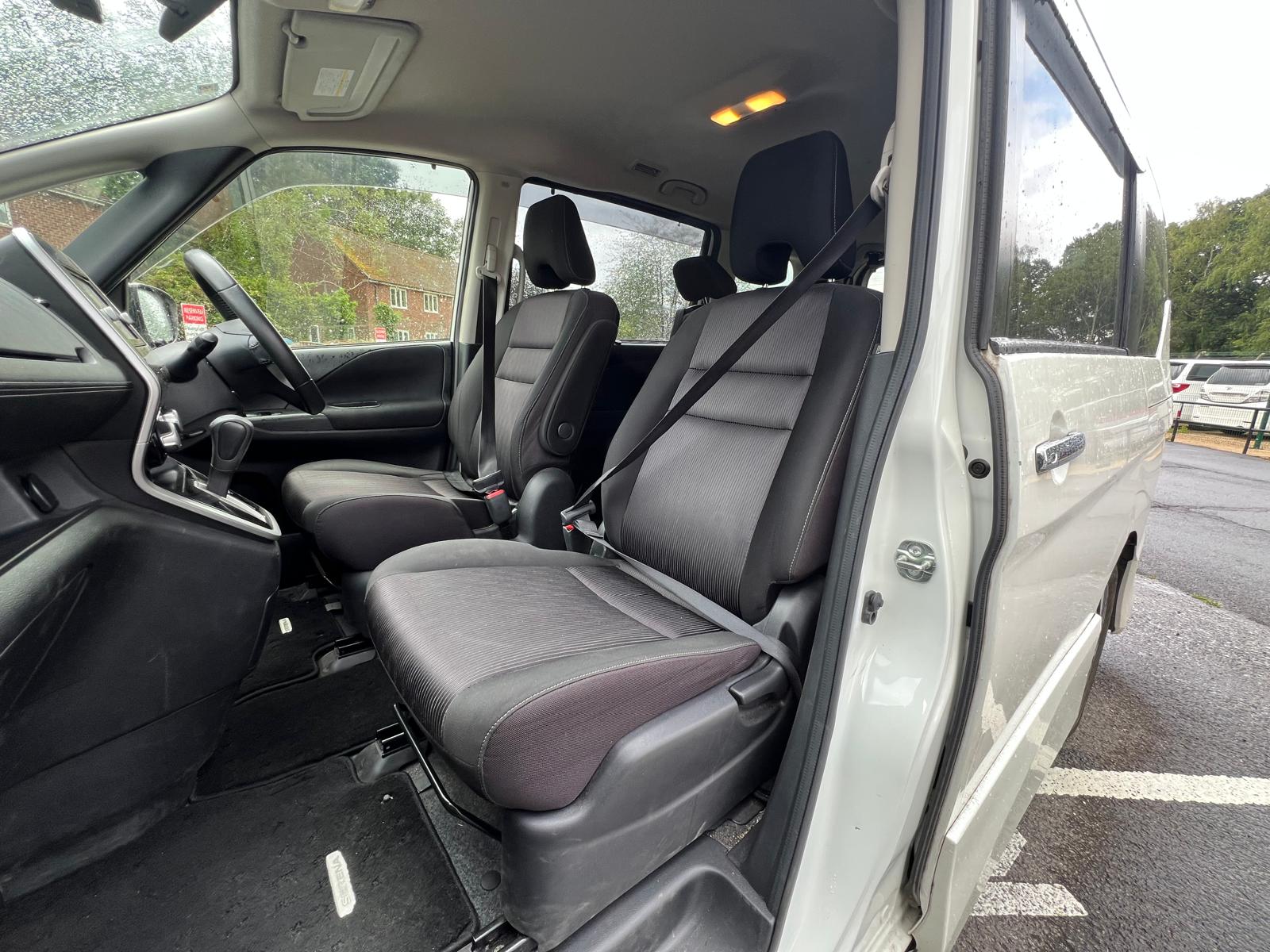 NISSAN SERENA 2018, PURE DRIVE, 2.0 PETROL HYBRID FULLY LOADED, 8 SEATER, PEARL WHITE PAINT, BLACK CLOTH INTERIOR