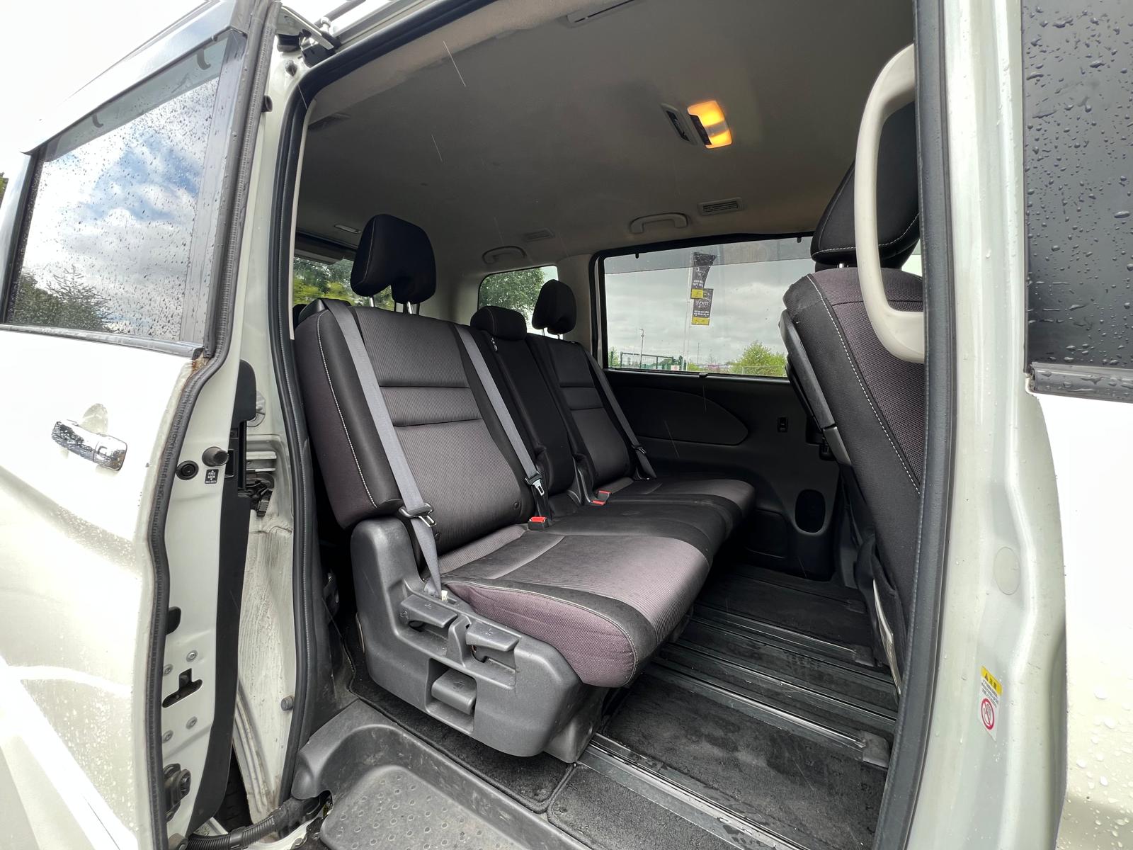 NISSAN SERENA 2018, PURE DRIVE, 2.0 PETROL HYBRID FULLY LOADED, 8 SEATER, PEARL WHITE PAINT, BLACK CLOTH INTERIOR