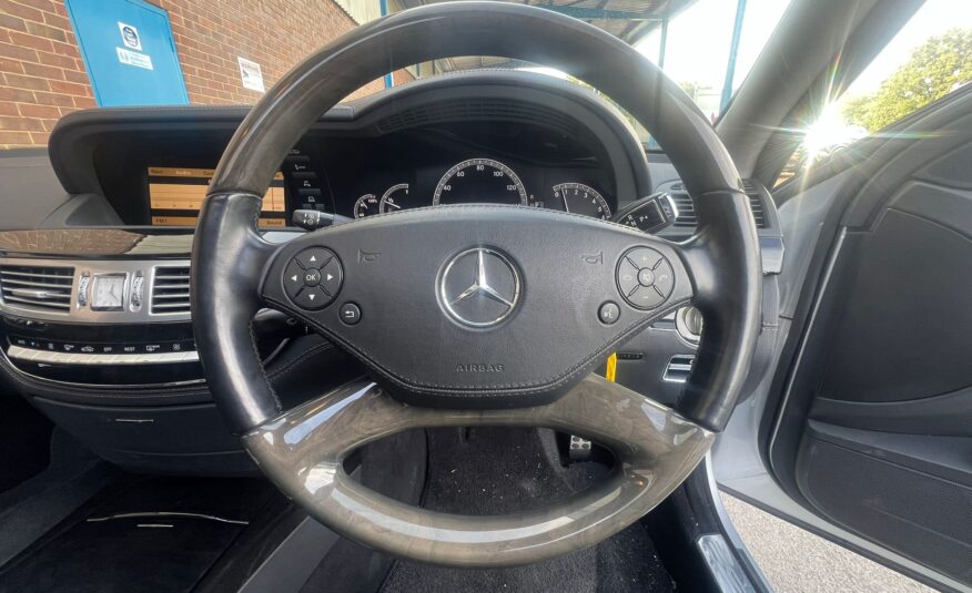 MERCEDES S550 2011, EXECUTIVE, 5.5 V8 PETROL FULLY LOADED, 5 SEATER, IRIDIUM SILVER PAINT, BLACK LEATHER INTERIOR