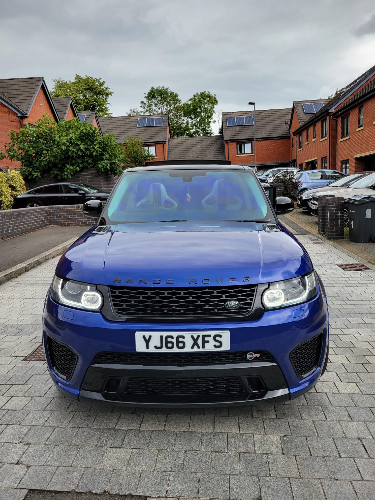 LAND ROVER RANGE ROVER SPORT SVR 2016, 5.0 V8 PETROL FULLY LOADED, 5 SEATER, ESTORIL BLUE PAINT, BLACK / BEIGE LEATHER INTERIOR