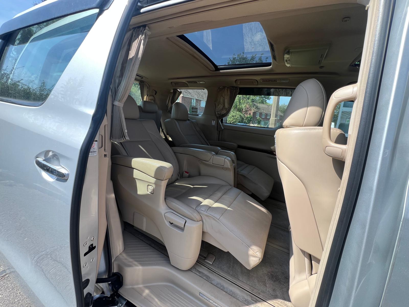 TOYOTA ALPHARD 2008, L PACKAGE, 3.5 V6 PETROL FULLY LOADED, 7 SEATER, CLASSIC SILVER PAINT, BEIGE LEATHER INTERIOR