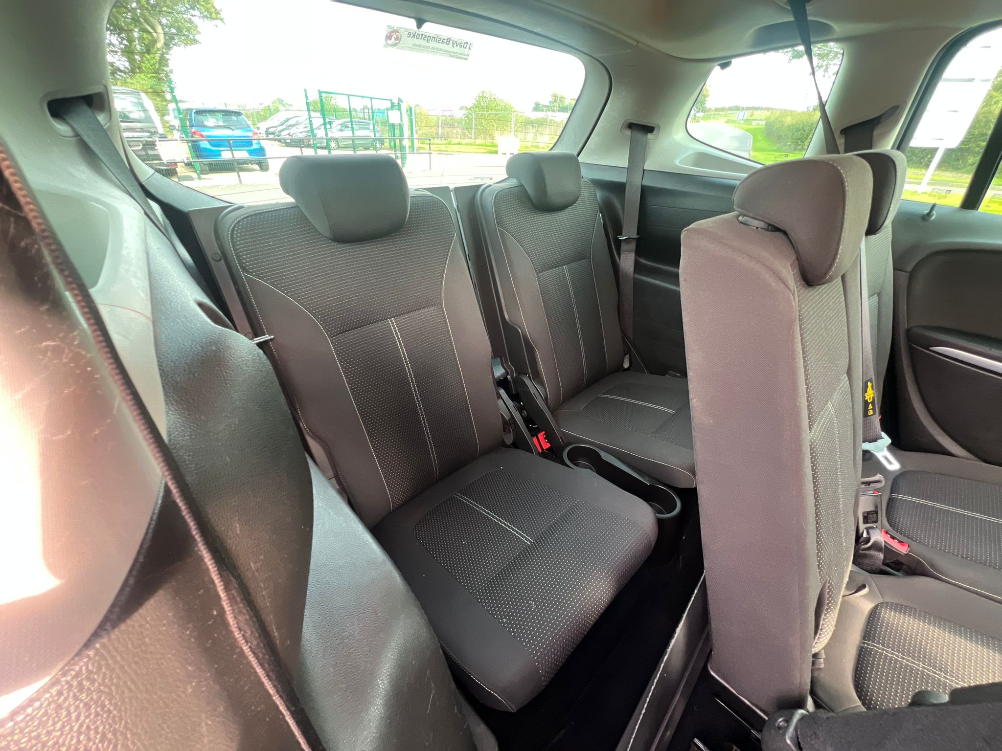 VAUXHALL ZAFIRA TOURER 2017, SRI NAV, 1.4 PETROL FULLY LOADED, 7 SEATER, GLACIER WHITE PAINT, BLACK CLOTH INTERIOR