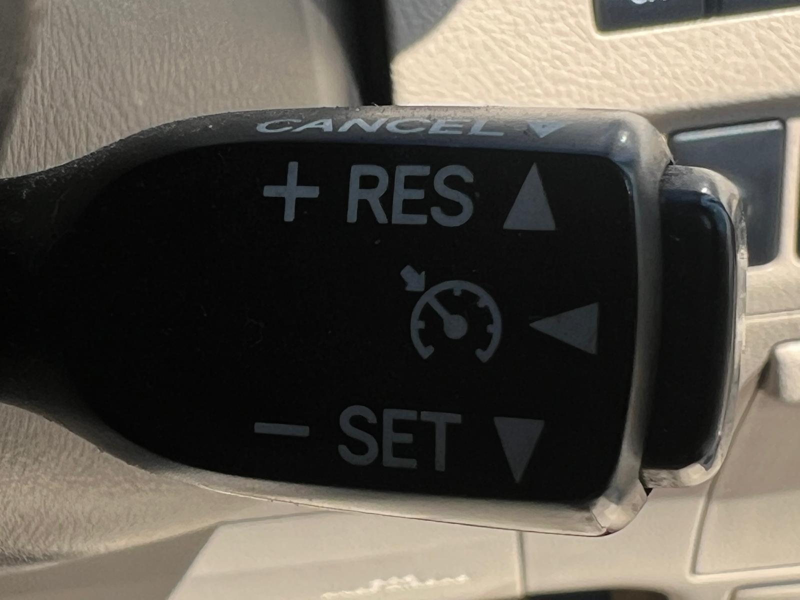 TOYOTA ALPHARD 2008, L PACKAGE, 3.5 V6 PETROL FULLY LOADED, 7 SEATER, CLASSIC SILVER PAINT, BEIGE LEATHER INTERIOR