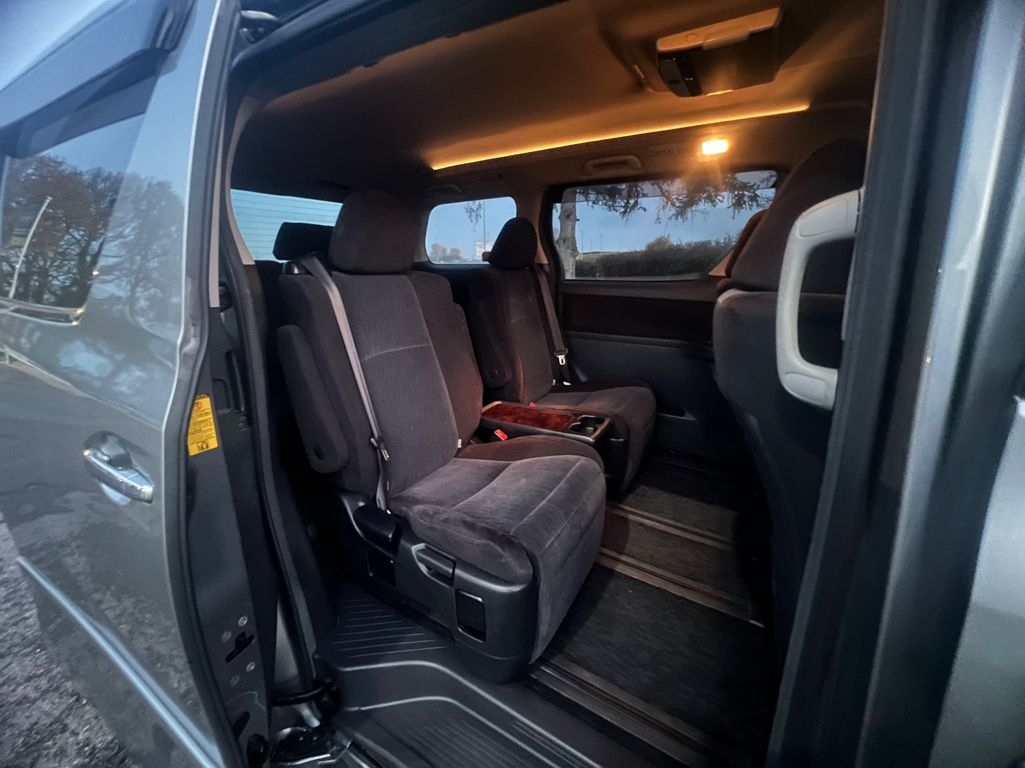 TOYOTA VELLFIRE 2012, 240Z PLATINUM SELECTION II, 2.4 PETROL FULLY LOADED, 7 SEATER, SILVER METALLIC PAINT, BLACK CLOTH INTERIOR