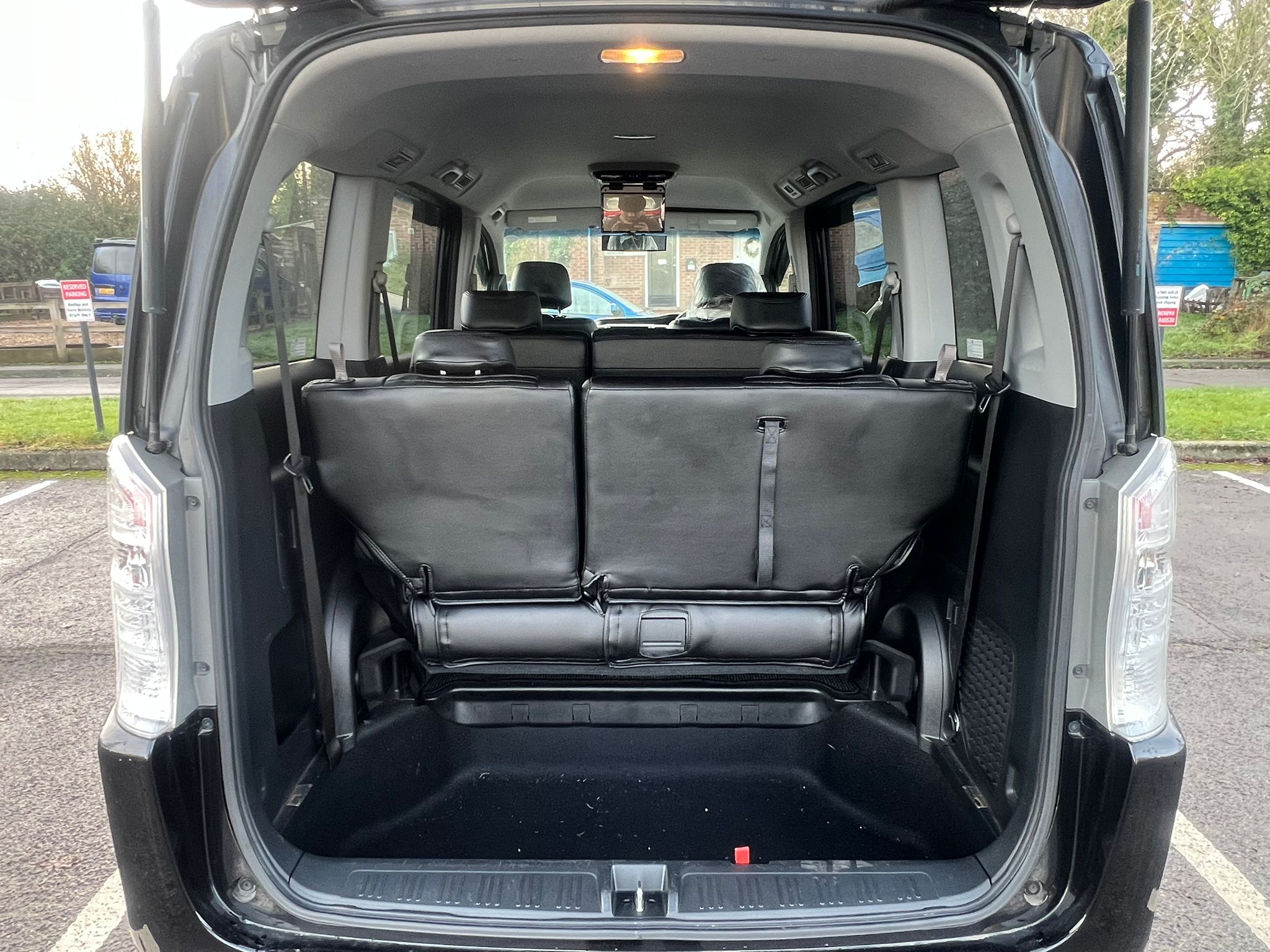 HONDA STEPWAGON 2010, SPADA, 2.0 PETROL FULLY LOADED, 8 SEATER, PREMIUM BLACK PEARL PAINT, BLACK LEATHER INTERIOR