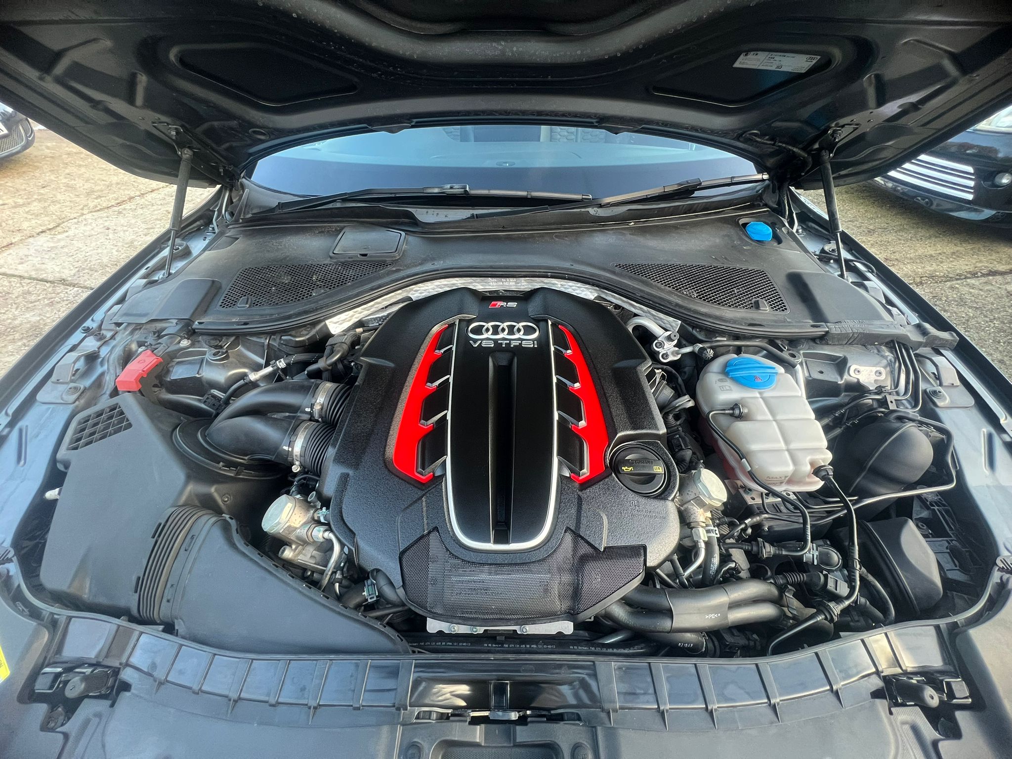 AUDI RS7 2014, 4.0 V8 PETROL FULLY LOADED, 4 SEATER, SUNROOF, DAYTONA GREY PEARL PAINT, BLACK LEATHER INTERIOR