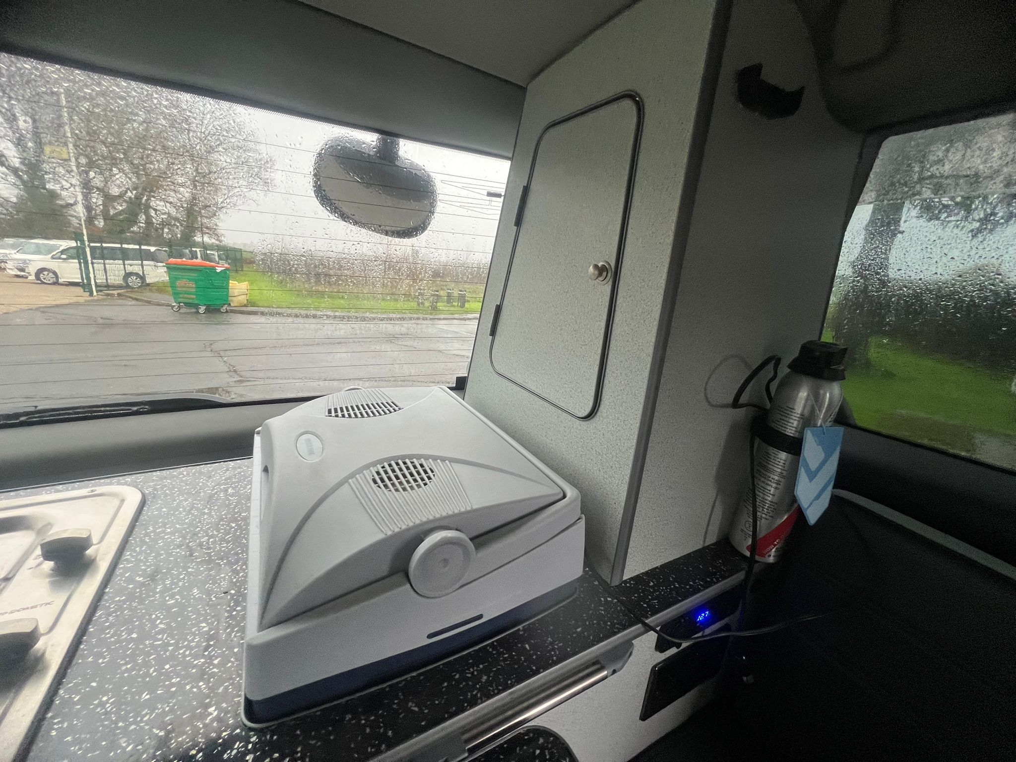 TOYOTA ALPHARD 2008, V SPEC CAMPER CONVERTED, 3.0 V6 PETROL FULLY LOADED, 5 SEATER, BLACK MICA PAINT, GREY CLOTH INTERIOR