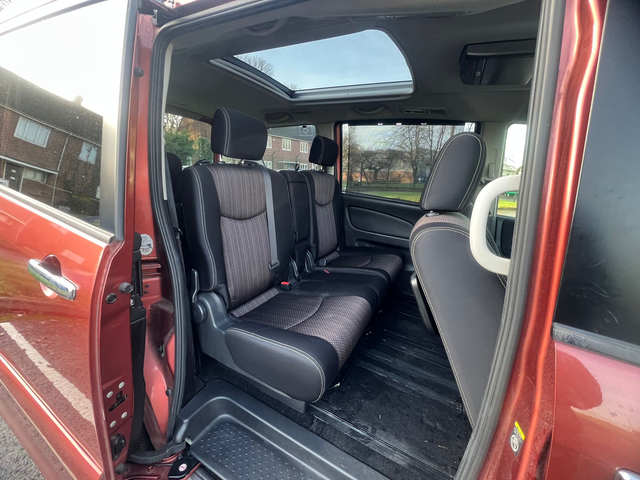 NISSAN SERENA 2015, HIGHWAY STAR, 2.0 PETROL HYBRID FULLY LOADED, 8 SEATER, ORANGE METALLIC PAINT, BLACK CLOTH INTERIOR