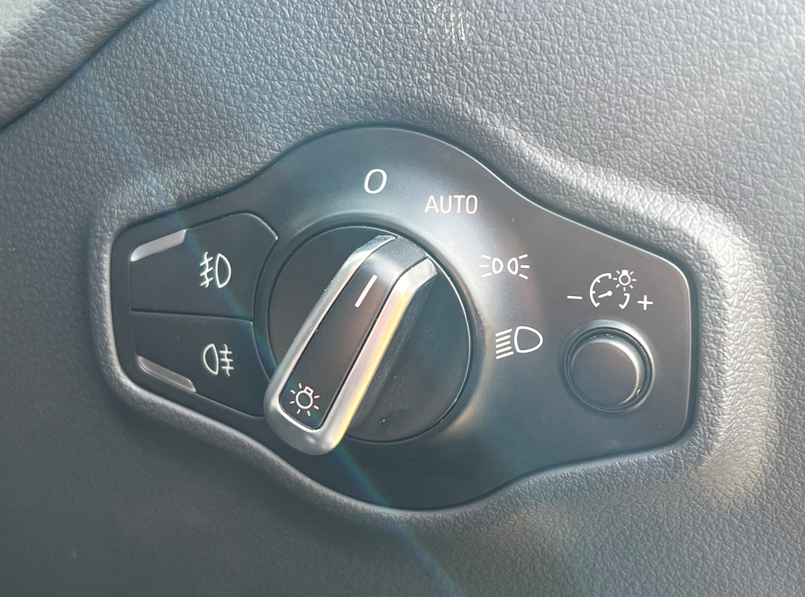 AUDI SQ5 2014, 3.0 V6 PETROL FULLY LOADED, 5 SEATER, SUNROOF, PEARL BLACK PAINT, BLACK / BROWN LEATHER INTERIOR