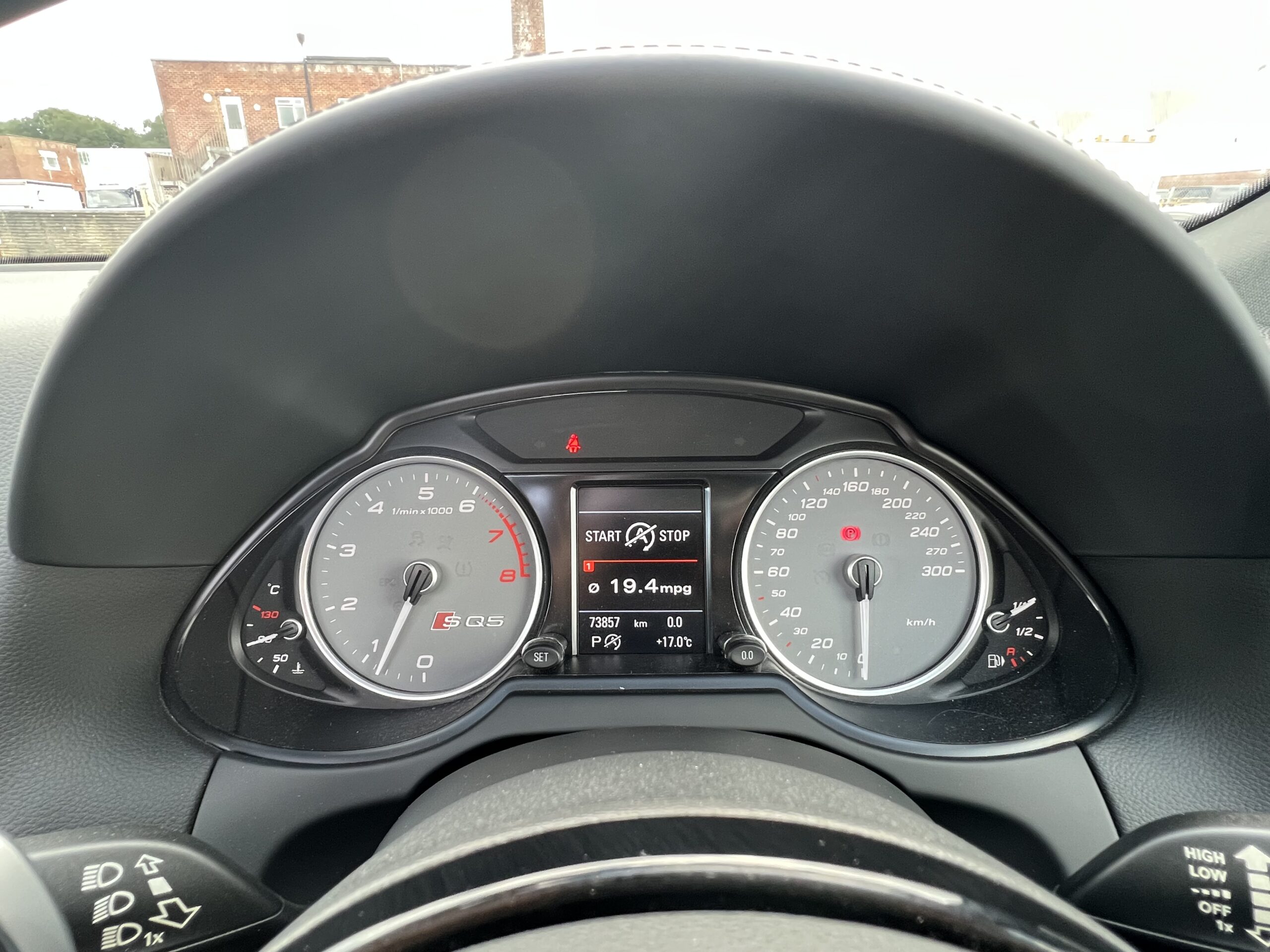 AUDI SQ5 2014, 3.0 V6 PETROL FULLY LOADED, 5 SEATER, SUNROOF, PEARL BLACK PAINT, BLACK / BROWN LEATHER INTERIOR