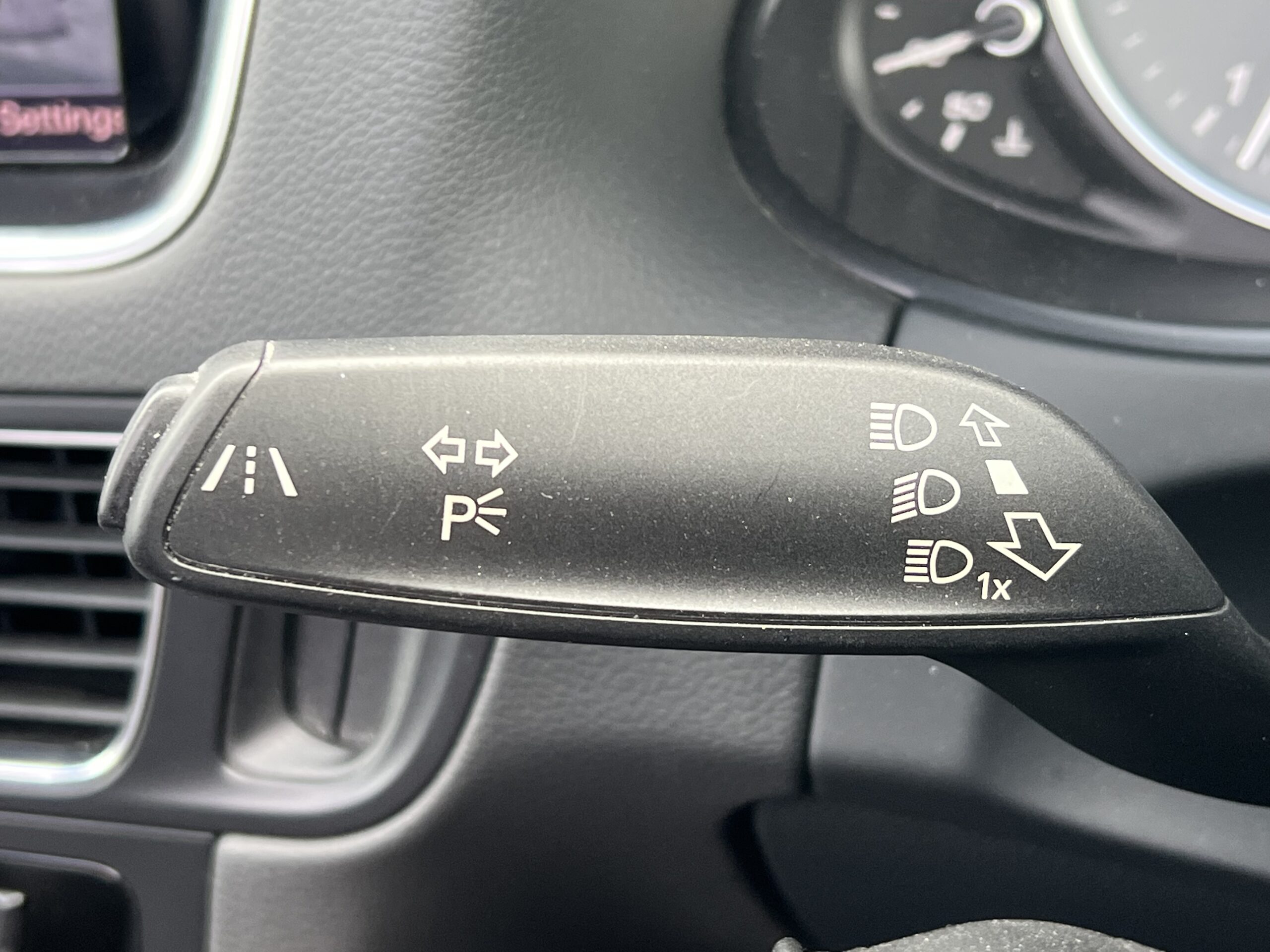 AUDI SQ5 2014, 3.0 V6 PETROL FULLY LOADED, 5 SEATER, SUNROOF, PEARL BLACK PAINT, BLACK / BROWN LEATHER INTERIOR