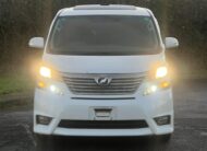 TOYOTA VELLFIRE 2009, 240X, 2.4 PETROL FULLY LOADED, 8 SEATER, SUNROOF, WHITE CRYSTAL SHINE PAINT, BLACK CLOTH INTERIOR