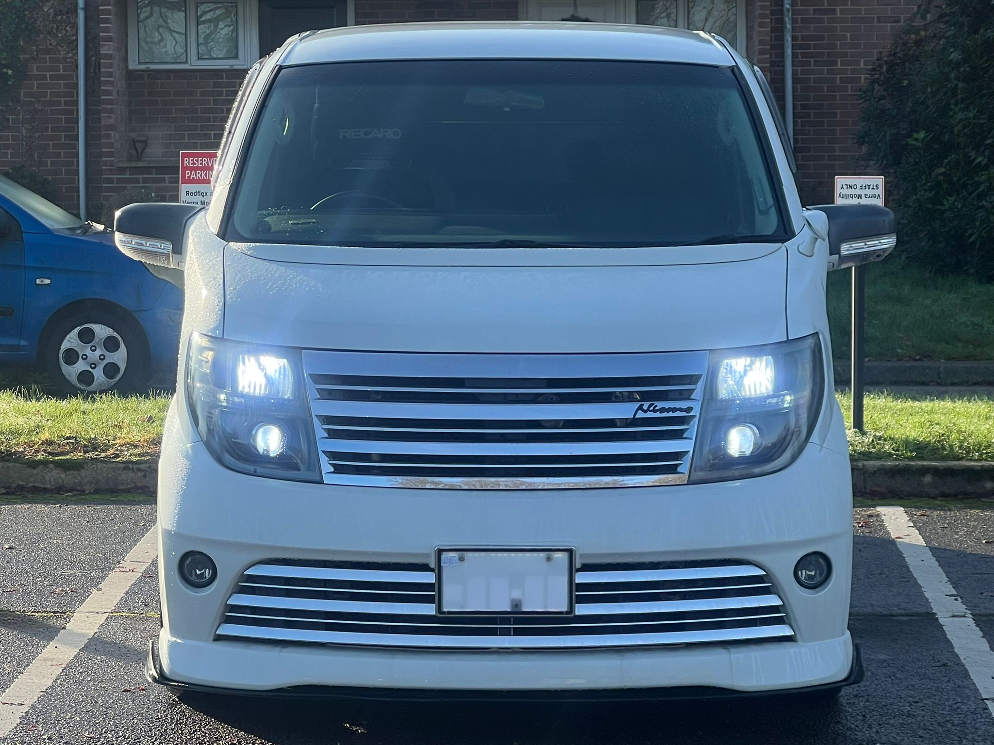 NISSAN ELGRAND 2008, AUTECH RIDER NISMO SPEC, 2.5 V6 PETROL FULLY LOADED, 8 SEATER, WHITE PEARL PAINT, BLACK LEATHER INTERIOR