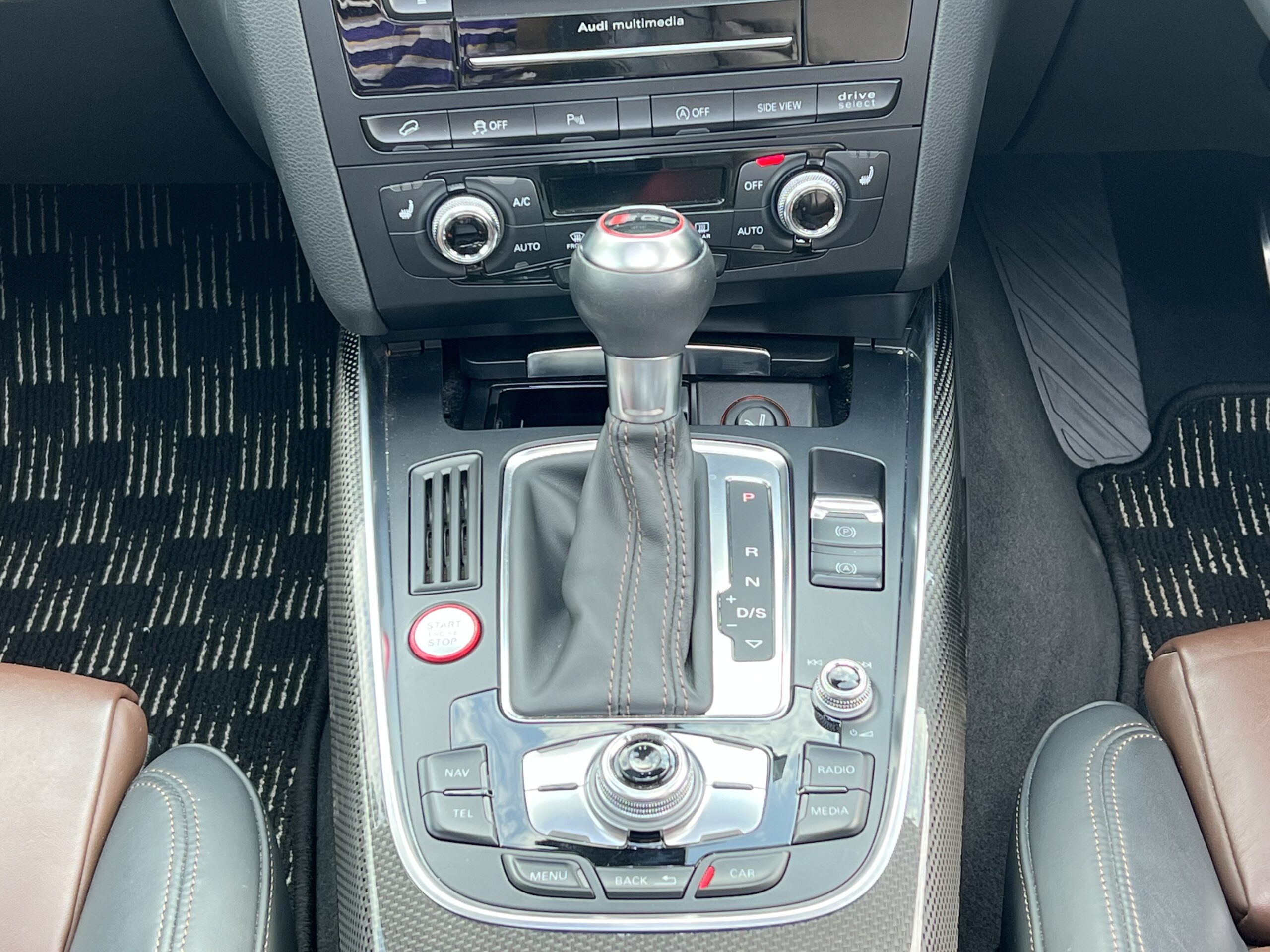 AUDI SQ5 2014, 3.0 V6 PETROL FULLY LOADED, 5 SEATER, SUNROOF, PEARL BLACK PAINT, BLACK / BROWN LEATHER INTERIOR