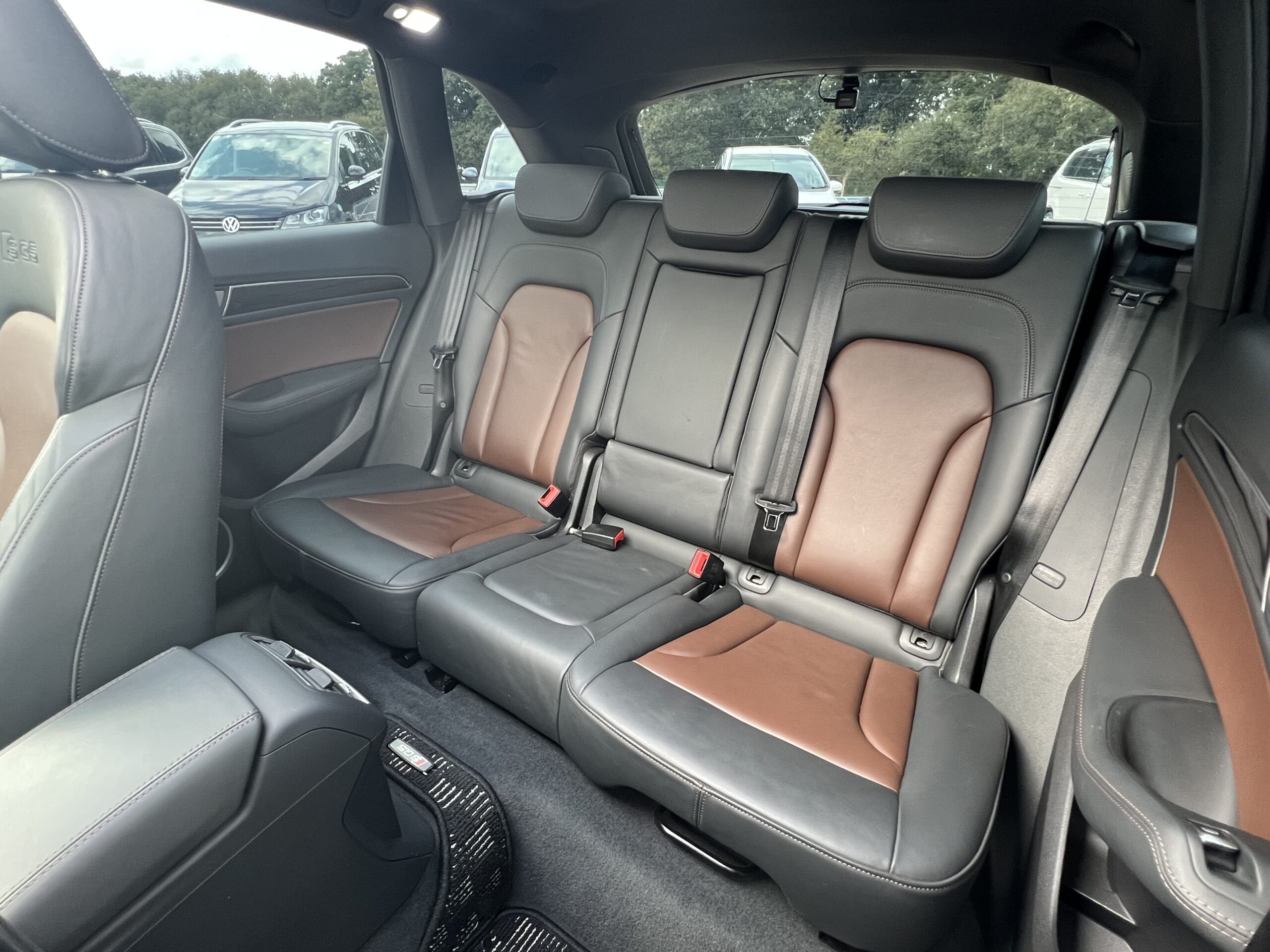 AUDI SQ5 2014, 3.0 V6 PETROL FULLY LOADED, 5 SEATER, SUNROOF, PEARL BLACK PAINT, BLACK / BROWN LEATHER INTERIOR