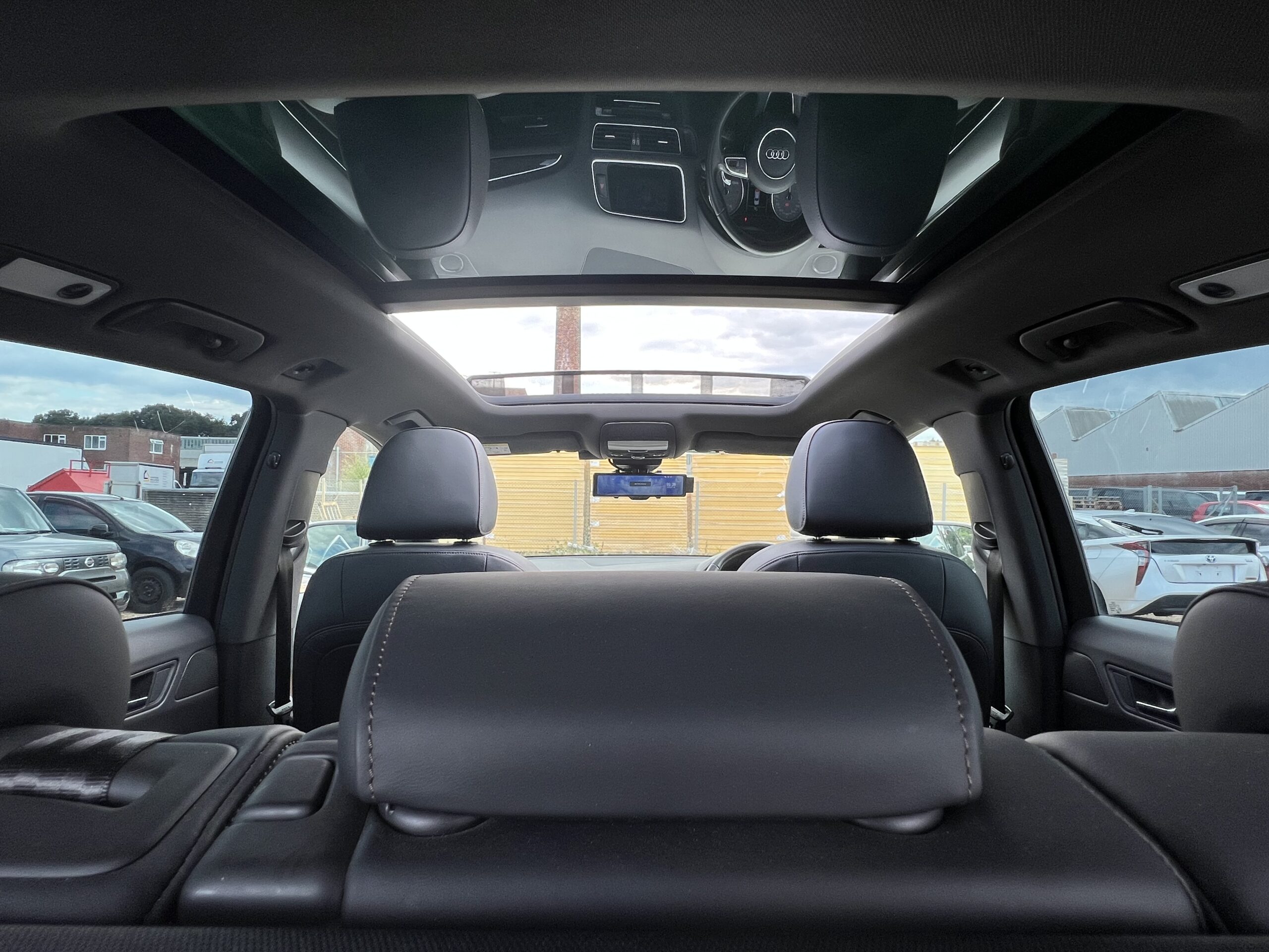 AUDI SQ5 2014, 3.0 V6 PETROL FULLY LOADED, 5 SEATER, SUNROOF, PEARL BLACK PAINT, BLACK / BROWN LEATHER INTERIOR