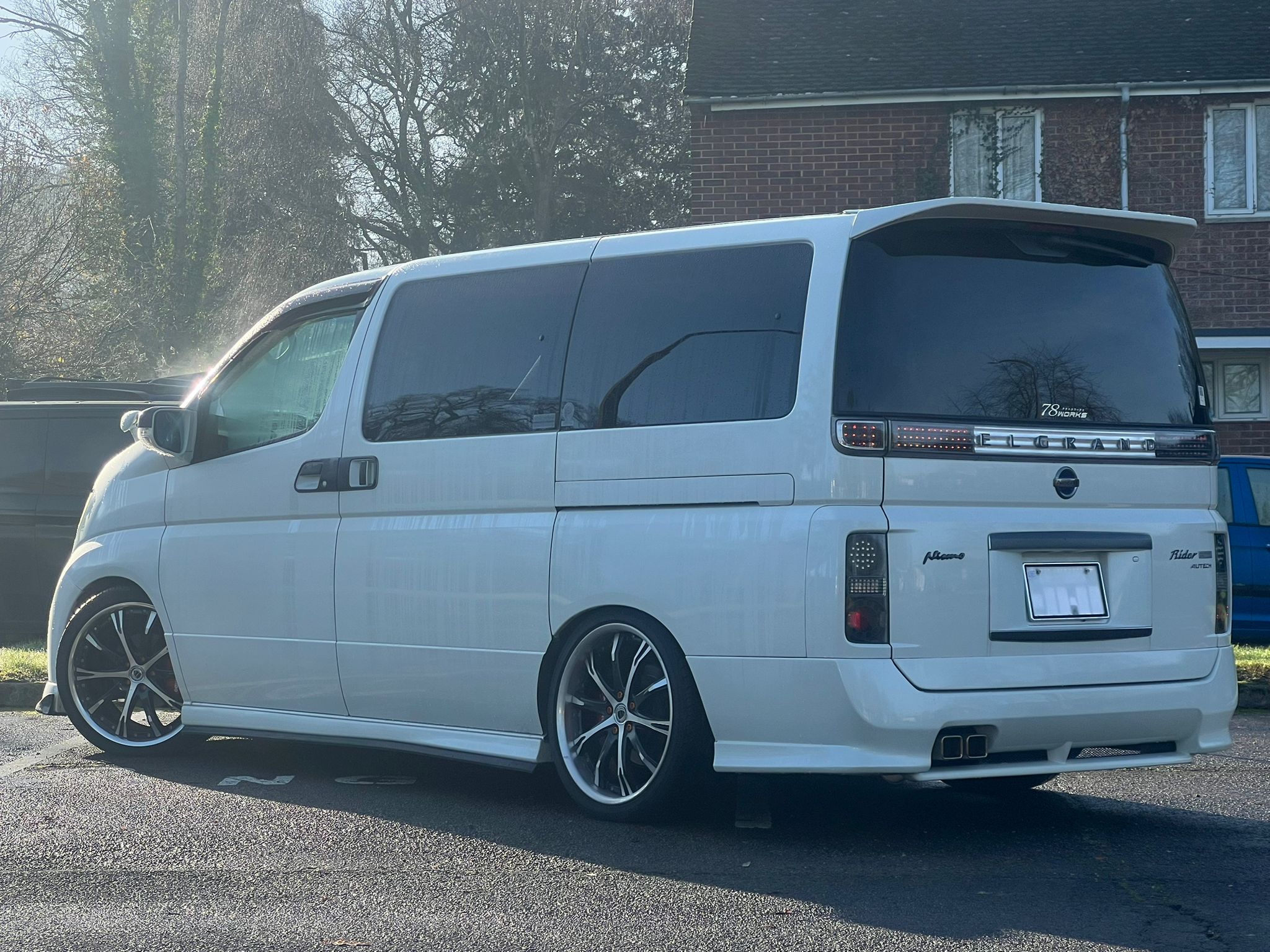 NISSAN ELGRAND 2008, AUTECH RIDER NISMO SPEC, 2.5 V6 PETROL FULLY LOADED, 8 SEATER, WHITE PEARL PAINT, BLACK LEATHER INTERIOR