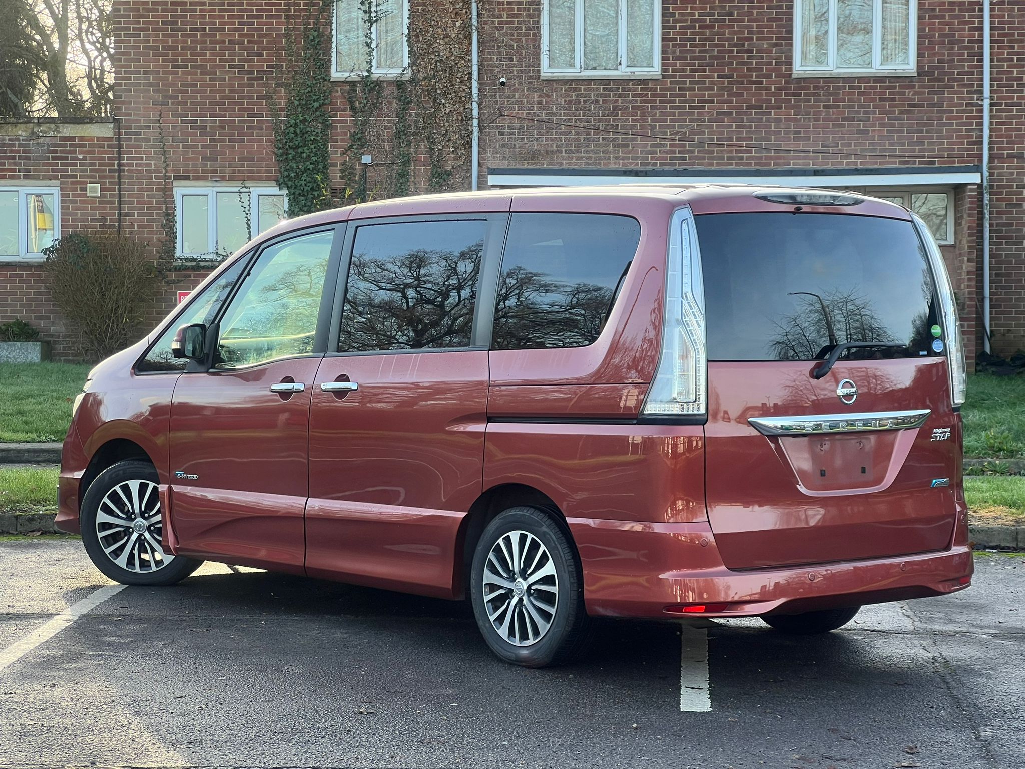 NISSAN SERENA 2015, HIGHWAY STAR, 2.0 PETROL HYBRID FULLY LOADED, 8 SEATER, ORANGE METALLIC PAINT, BLACK CLOTH INTERIOR