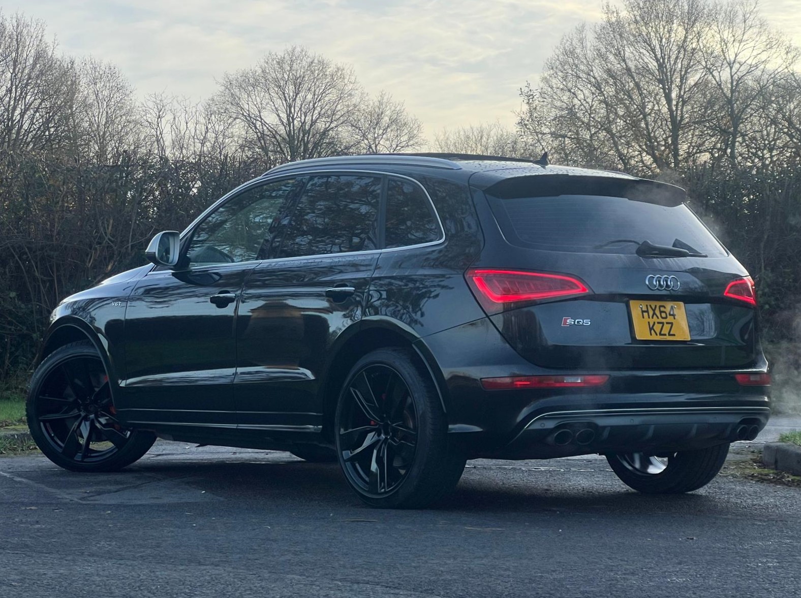 AUDI SQ5 2014, 3.0 V6 PETROL FULLY LOADED, 5 SEATER, SUNROOF, PEARL BLACK PAINT, BLACK / BROWN LEATHER INTERIOR
