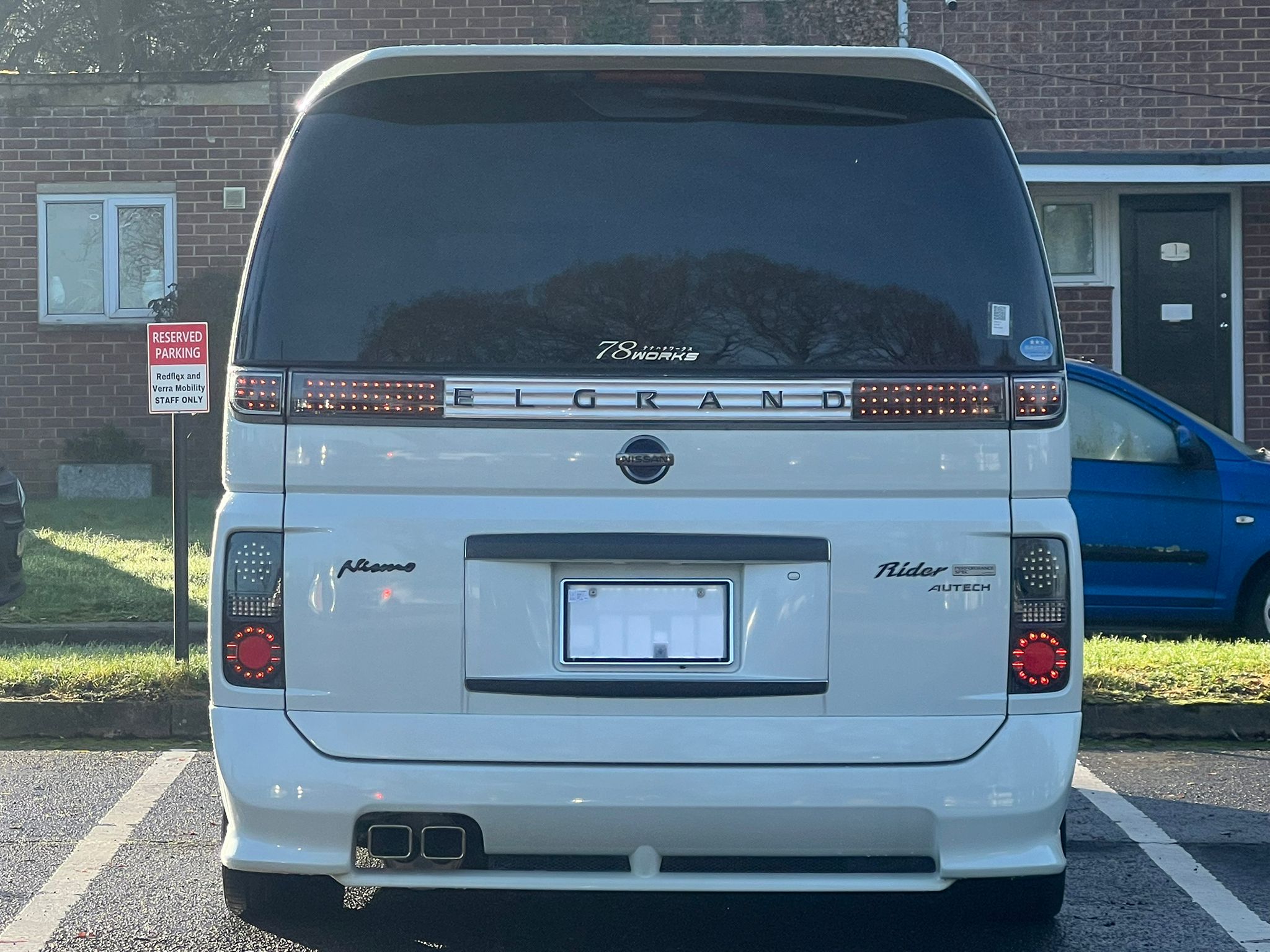 NISSAN ELGRAND 2008, AUTECH RIDER NISMO SPEC, 2.5 V6 PETROL FULLY LOADED, 8 SEATER, WHITE PEARL PAINT, BLACK LEATHER INTERIOR