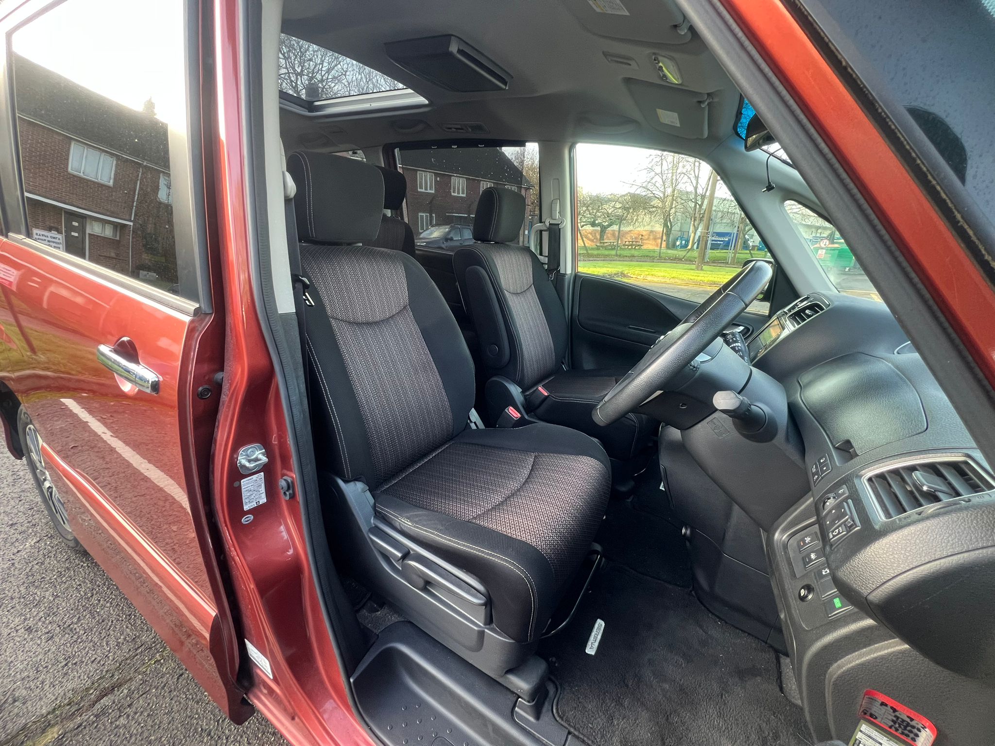 NISSAN SERENA 2015, HIGHWAY STAR, 2.0 PETROL HYBRID FULLY LOADED, 8 SEATER, ORANGE METALLIC PAINT, BLACK CLOTH INTERIOR