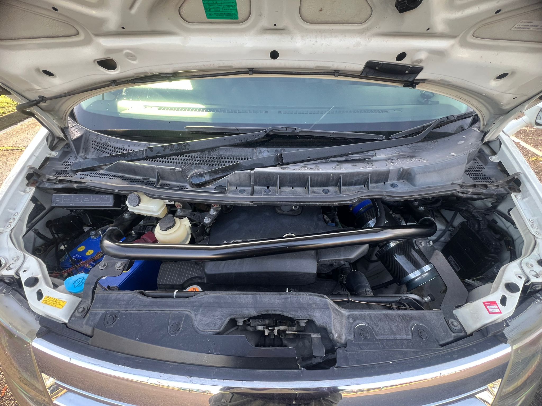 NISSAN ELGRAND 2008, AUTECH RIDER NISMO SPEC, 2.5 V6 PETROL FULLY LOADED, 8 SEATER, WHITE PEARL PAINT, BLACK LEATHER INTERIOR