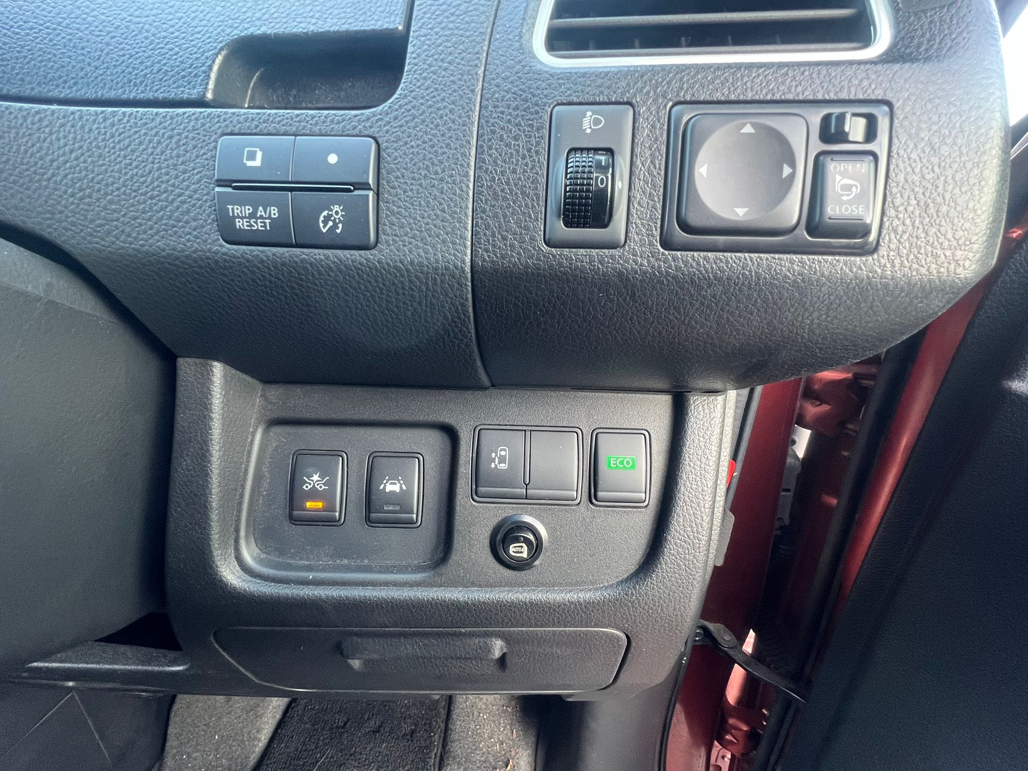 NISSAN SERENA 2015, HIGHWAY STAR, 2.0 PETROL HYBRID FULLY LOADED, 8 SEATER, ORANGE METALLIC PAINT, BLACK CLOTH INTERIOR