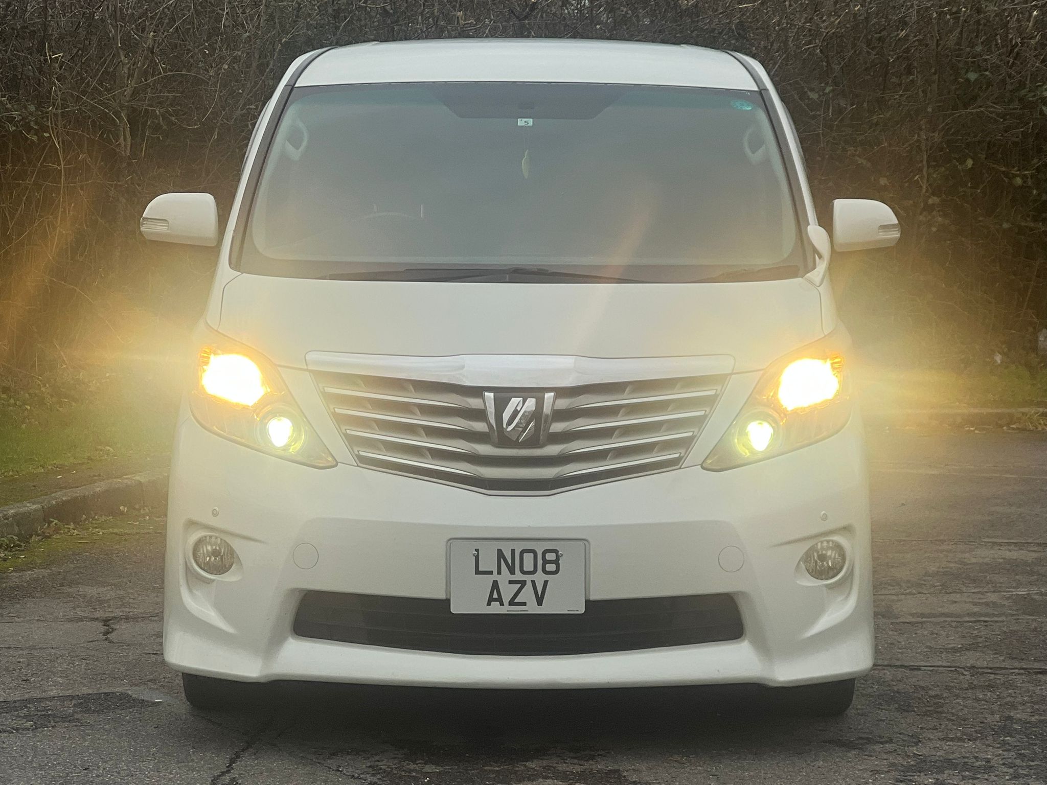 TOYOTA ALPHARD 2008, 240S PLATINUM SELECTION, 2.4 PETROL FULLY LOADED, 7 SEATER, WHITE PEARL CRYSTAL SHINE PAINT, BLACK CLOTH INTERIOR