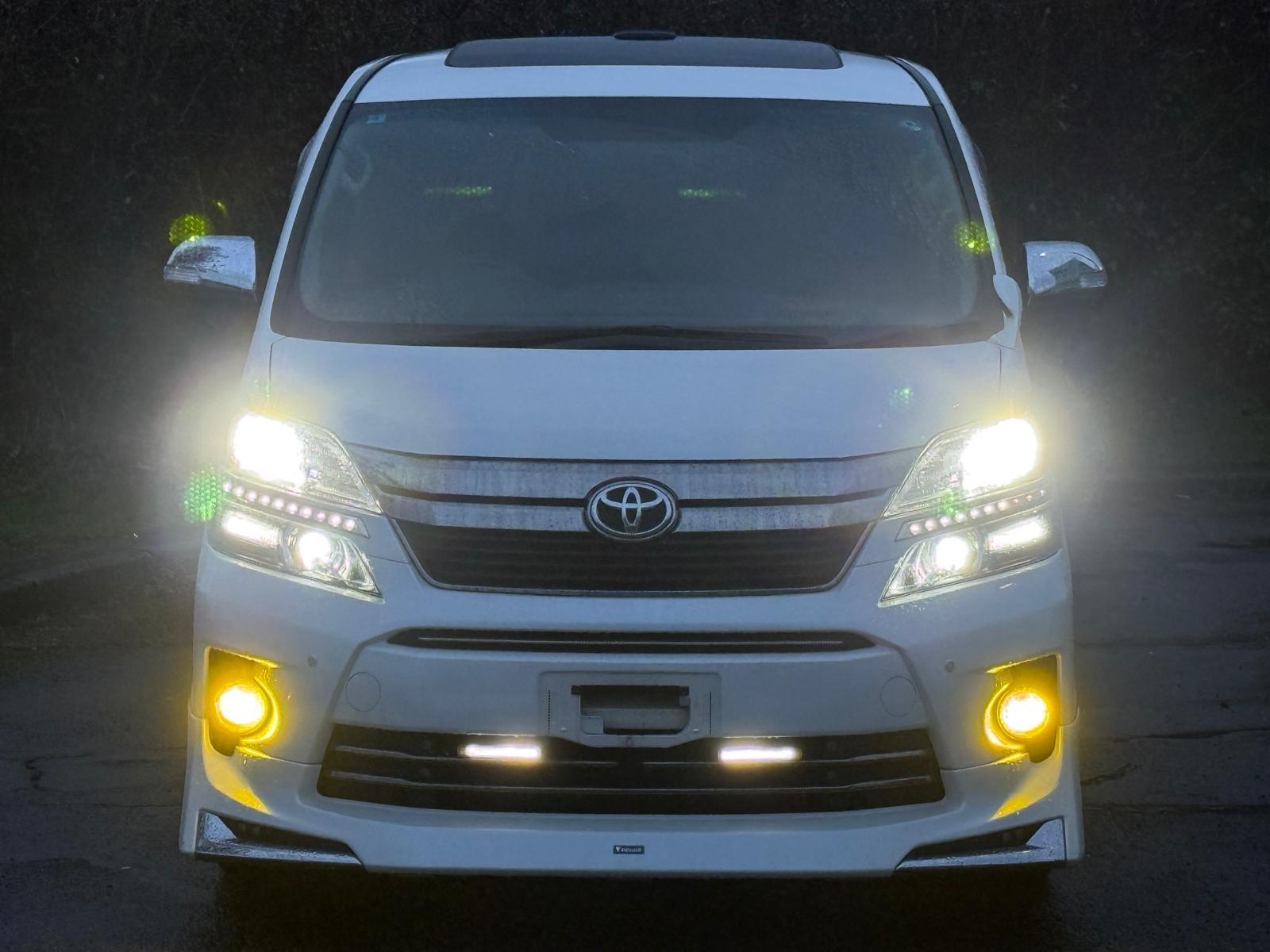 TOYOTA VELLFIRE 2012, 240Z PLATINUM SELECTION II, 2.4 PETROL FULLY LOADED, 7 SEATER, SUNROOF, WHITE PEARL CRYSTAL SHINE PAINT, BLACK LEATHER INTERIOR