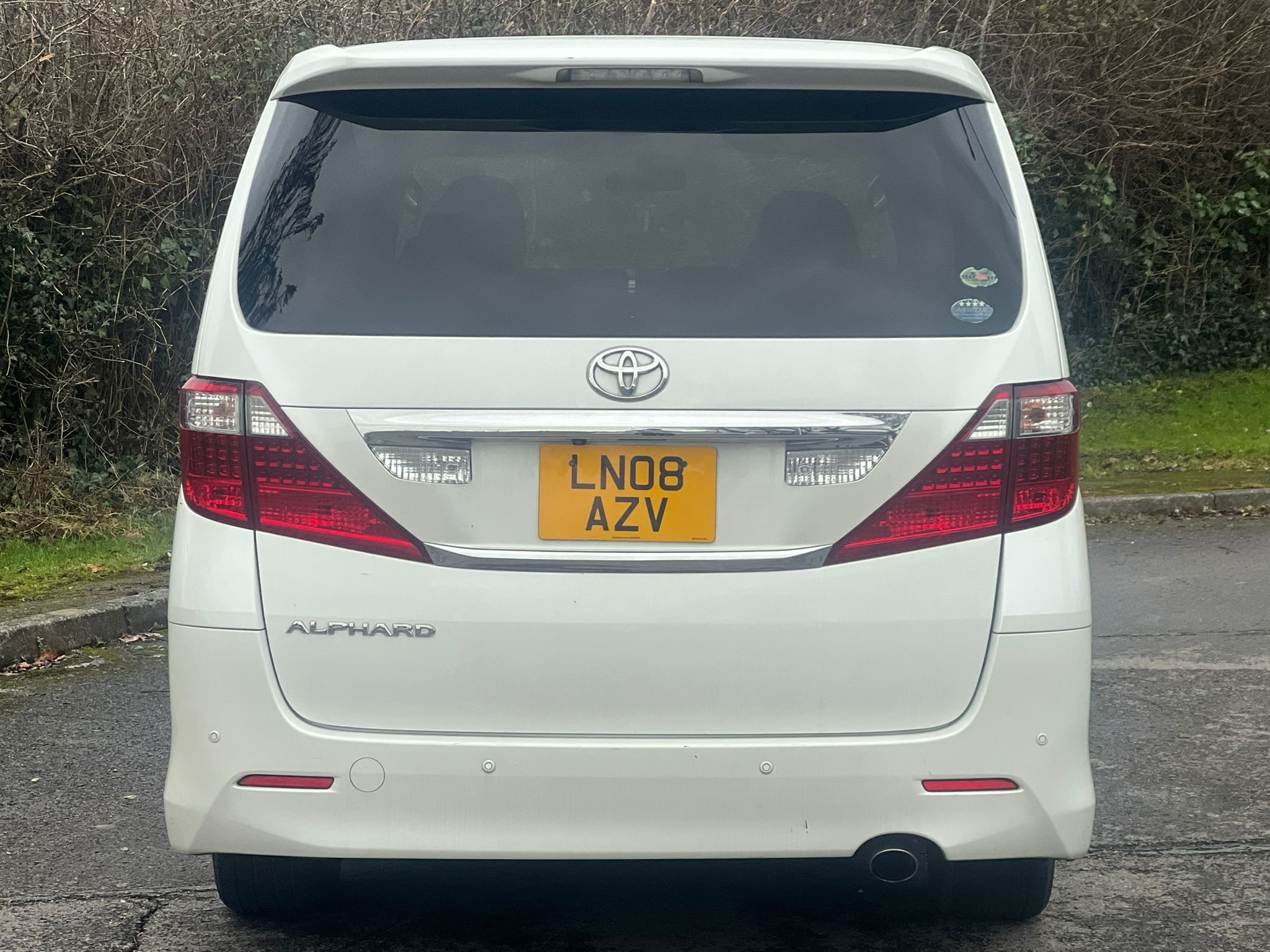 TOYOTA ALPHARD 2008, 240S PLATINUM SELECTION, 2.4 PETROL FULLY LOADED, 7 SEATER, WHITE PEARL CRYSTAL SHINE PAINT, BLACK CLOTH INTERIOR