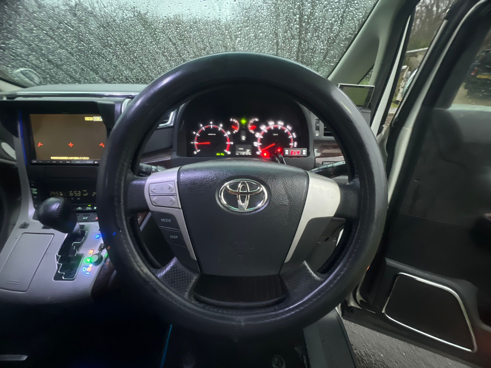 TOYOTA VELLFIRE 2012, 240Z PLATINUM SELECTION II, 2.4 PETROL FULLY LOADED, 7 SEATER, SUNROOF, WHITE PEARL CRYSTAL SHINE PAINT, BLACK LEATHER INTERIOR