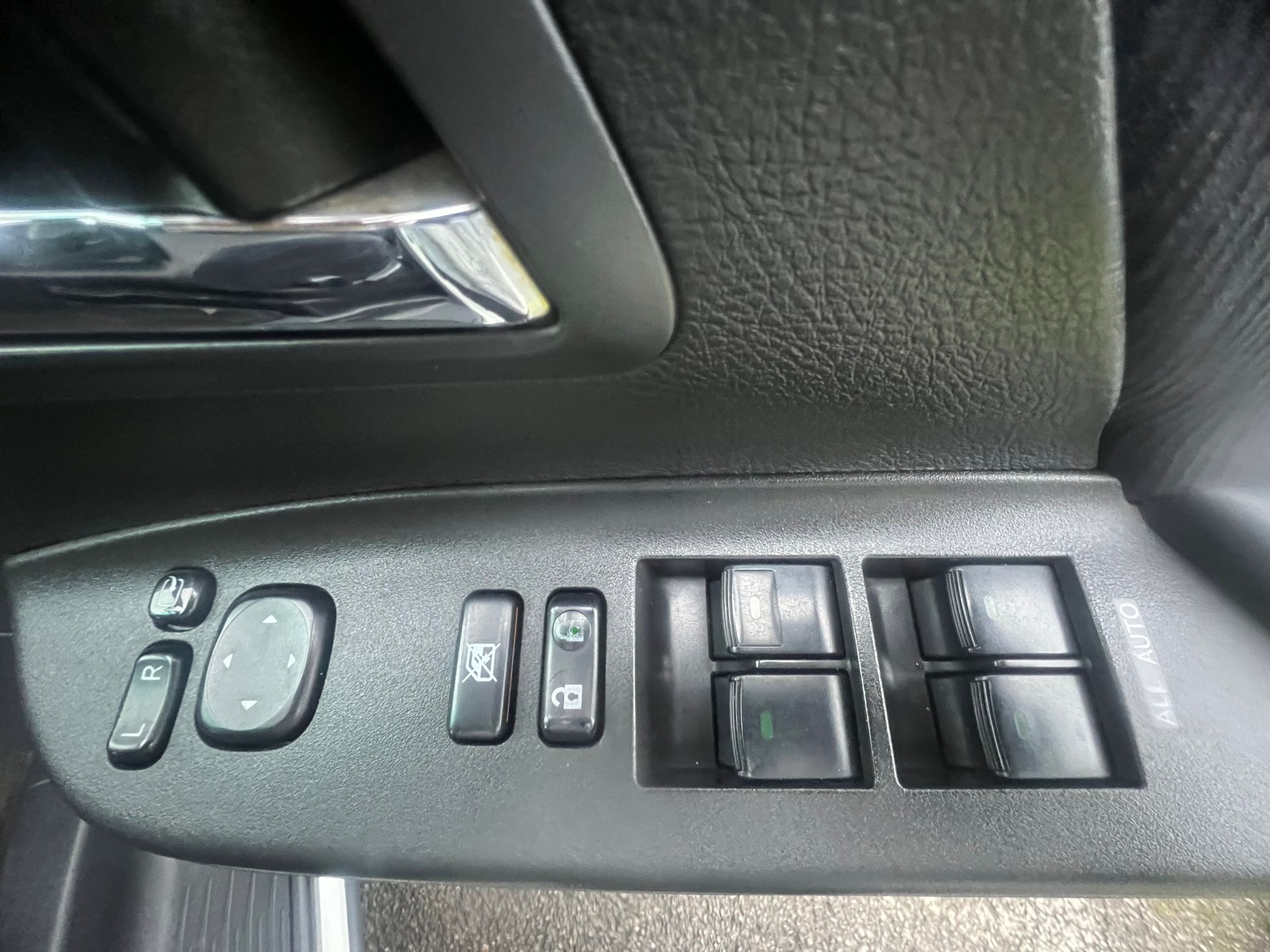 TOYOTA ALPHARD 2008, 240S PLATINUM SELECTION, 2.4 PETROL FULLY LOADED, 7 SEATER, WHITE PEARL CRYSTAL SHINE PAINT, BLACK CLOTH INTERIOR