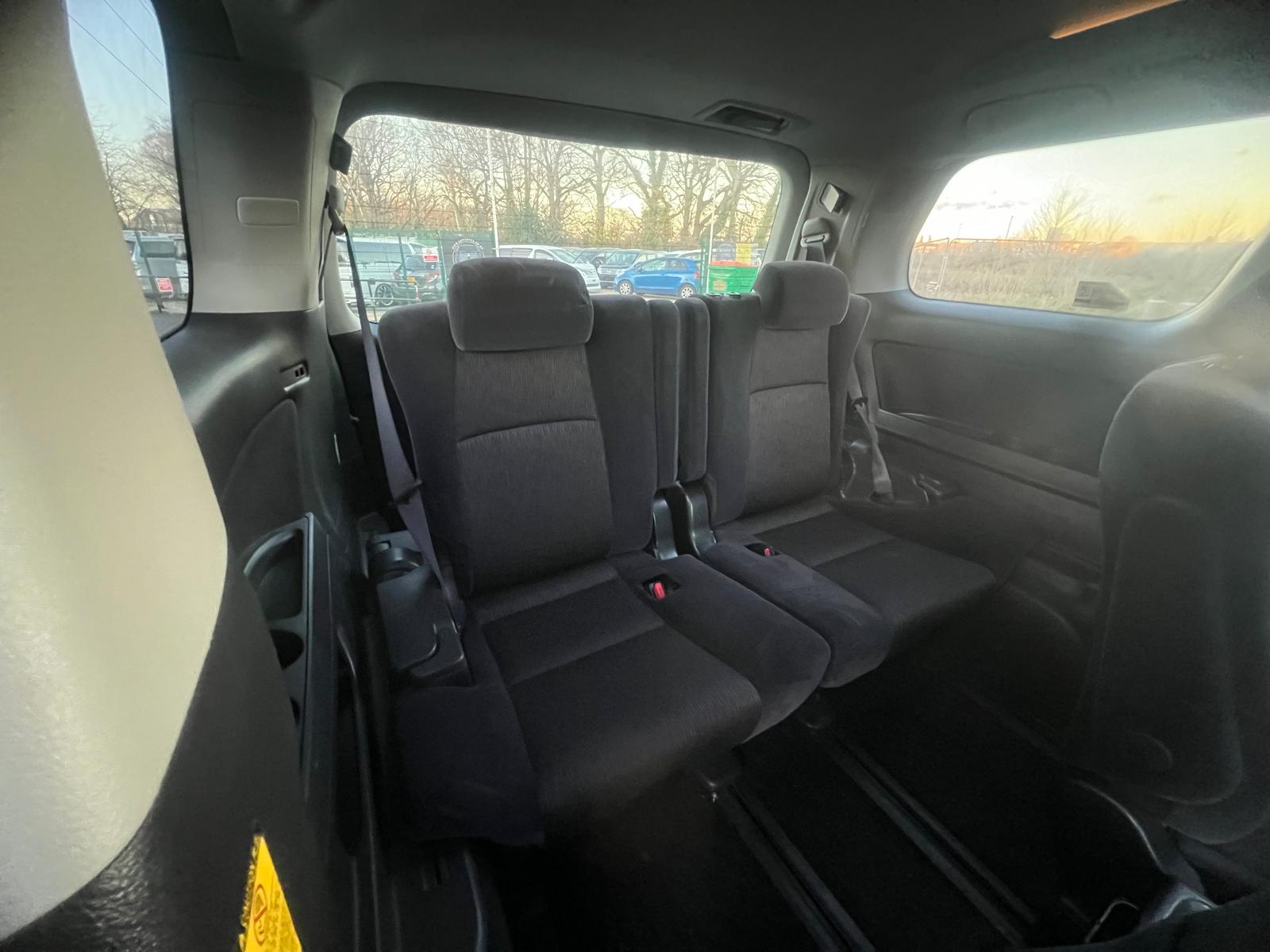 TOYOTA ALPHARD 2008, 240S PLATINUM SELECTION, 2.4 PETROL FULLY LOADED, 7 SEATER, WHITE PEARL CRYSTAL SHINE PAINT, BLACK CLOTH INTERIOR