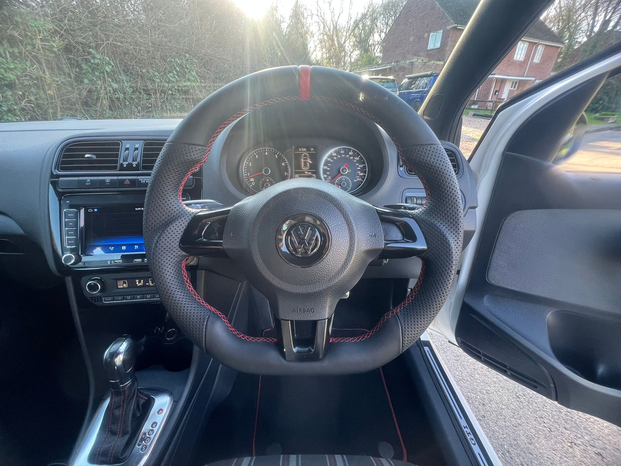 VOLKSWAGEN POLO GTI 2013, 1.4 PETROL FULLY LOADED, 5 SEATER, CANDY WHITE PAINT, BLACK CLOTH INTERIOR