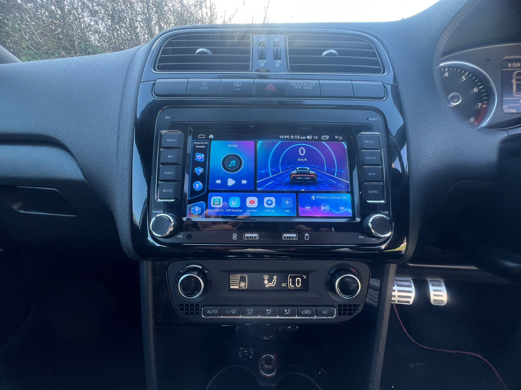 VOLKSWAGEN POLO GTI 2013, 1.4 PETROL FULLY LOADED, 5 SEATER, CANDY WHITE PAINT, BLACK CLOTH INTERIOR