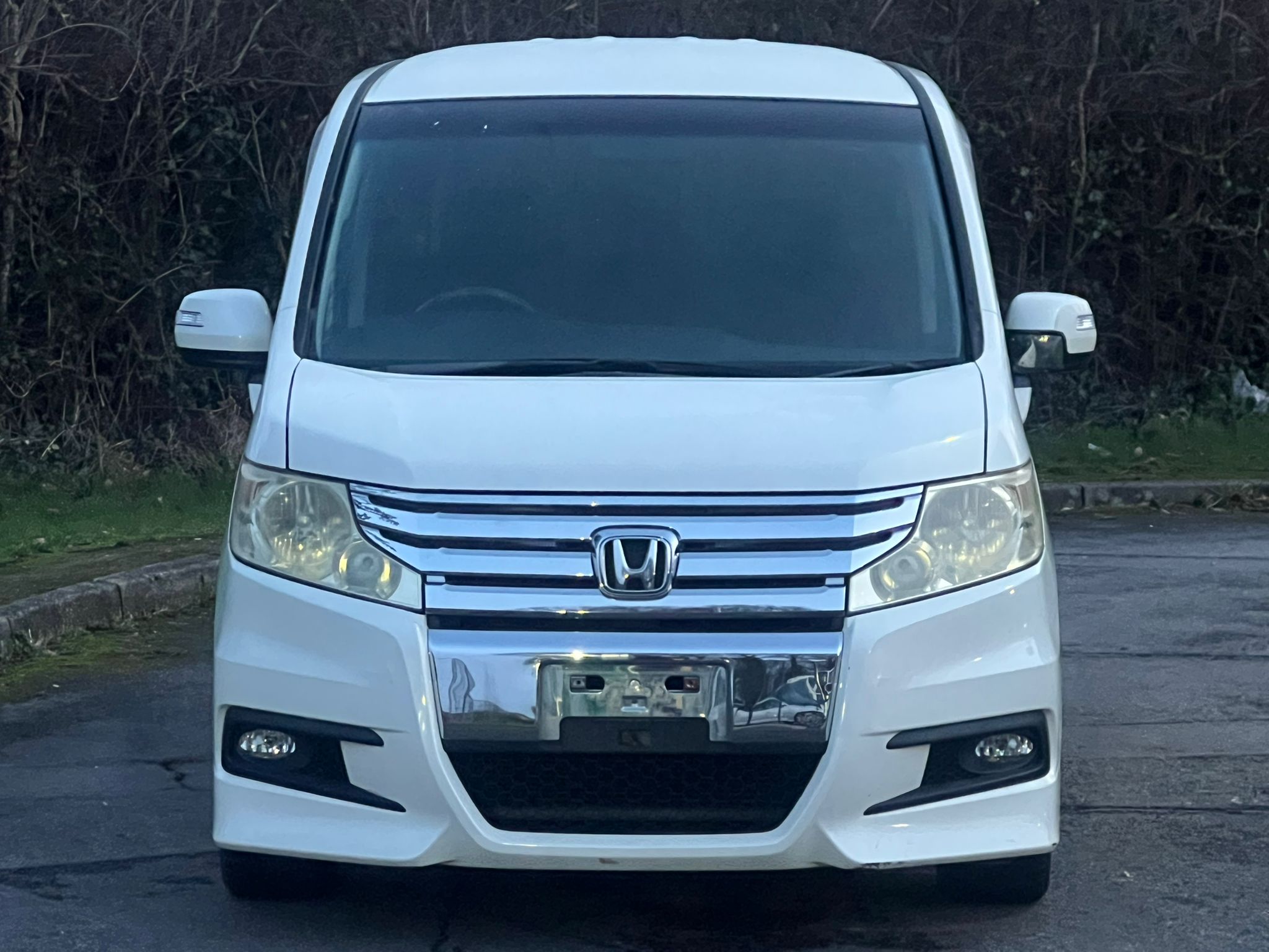 HONDA STEPWAGON 2011, SPADA, 2.0 PETROL FULLY LOADED, 8 SEATER, PREMIUM WHITE PEARL PAINT, BLACK CLOTH INTERIOR