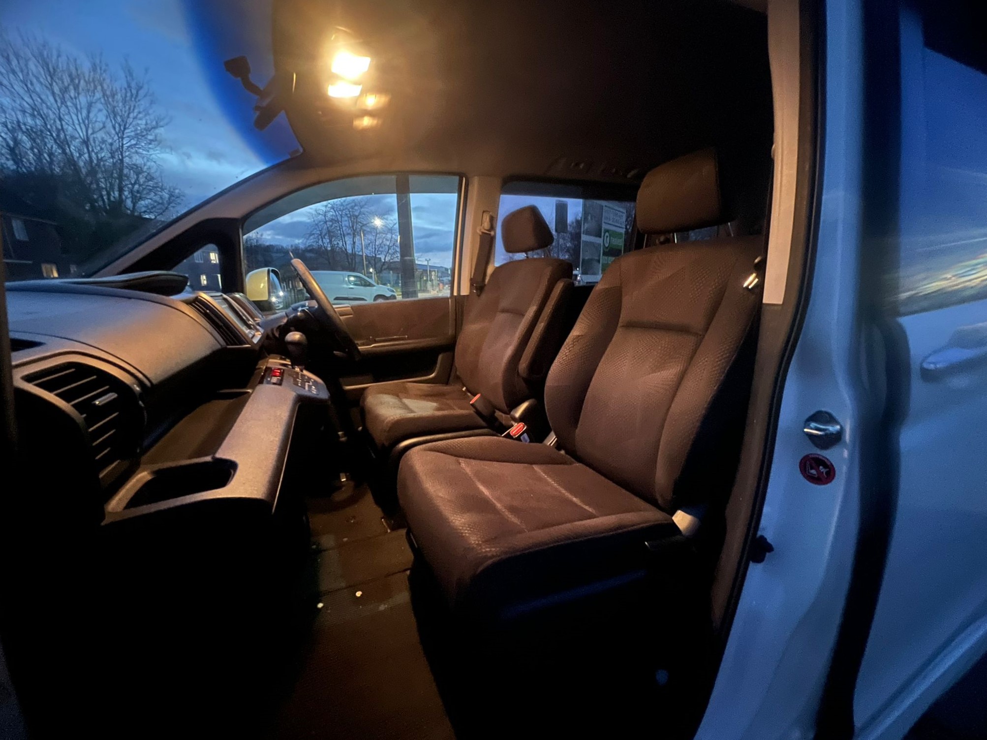 HONDA STEPWAGON 2011, SPADA, 2.0 PETROL FULLY LOADED, 8 SEATER, PREMIUM WHITE PEARL PAINT, BLACK CLOTH INTERIOR