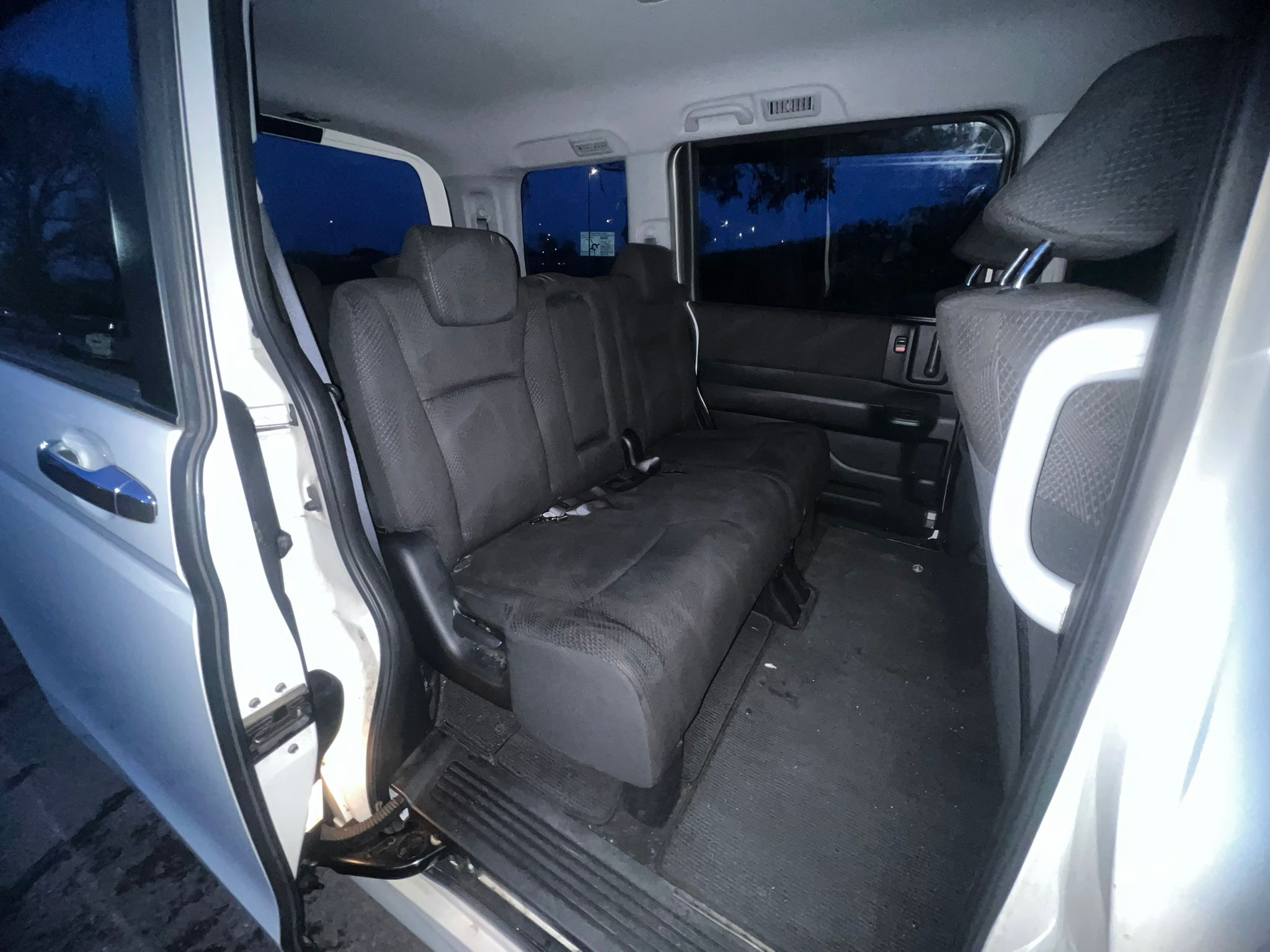 HONDA STEPWAGON 2011, SPADA, 2.0 PETROL FULLY LOADED, 8 SEATER, PREMIUM WHITE PEARL PAINT, BLACK CLOTH INTERIOR