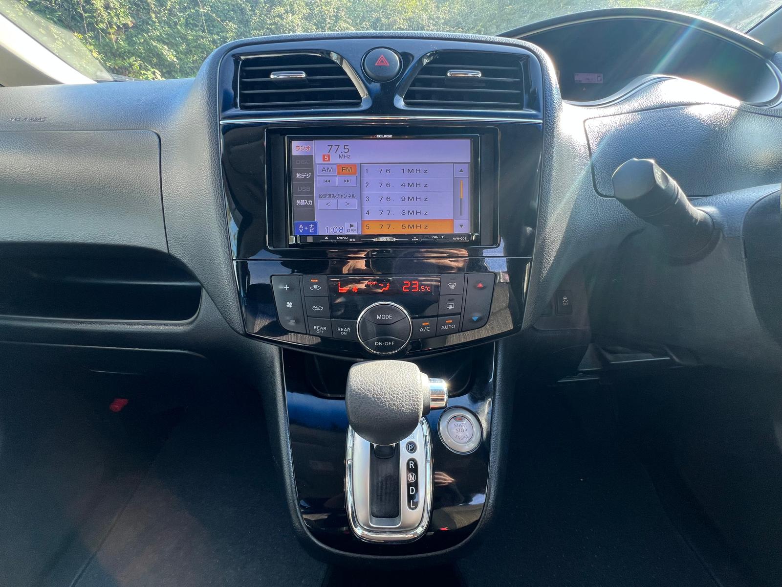 NISSAN SERENA 2015, HIGHWAY STAR, 2.0 PETROL HYBRID FULLY LOADED, 8 SEATER, PEARL BLACK PAINT, BLACK CLOTH INTERIOR