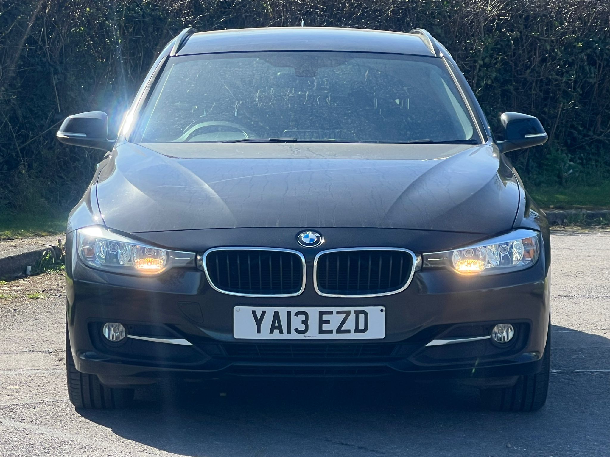 BMW 316i 2013, SPORT TOURING, 1.6 PETROL FULLY LOADED, 5 SEATER, BLACK SAPPHIRE METALLIC PAINT, BLACK CLOTH INTERIOR