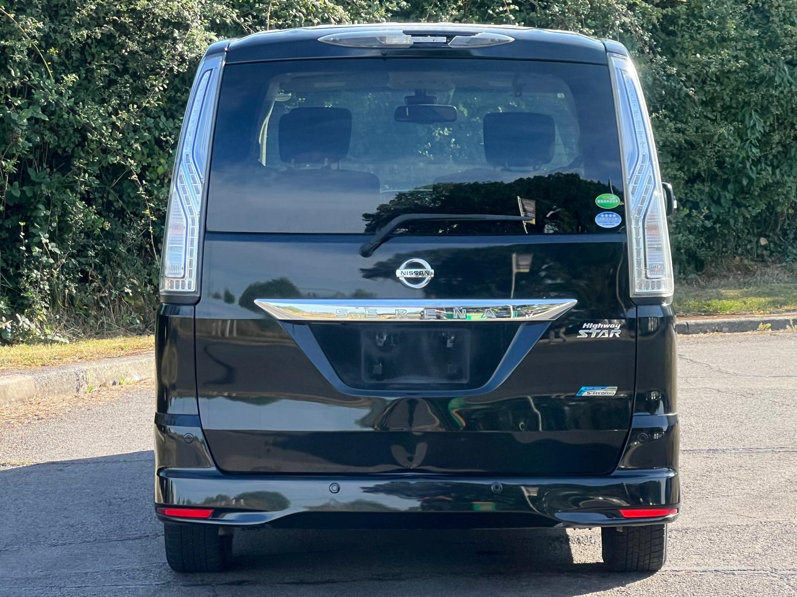 NISSAN SERENA 2015, HIGHWAY STAR, 2.0 PETROL HYBRID FULLY LOADED, 8 SEATER, PEARL BLACK PAINT, BLACK CLOTH INTERIOR