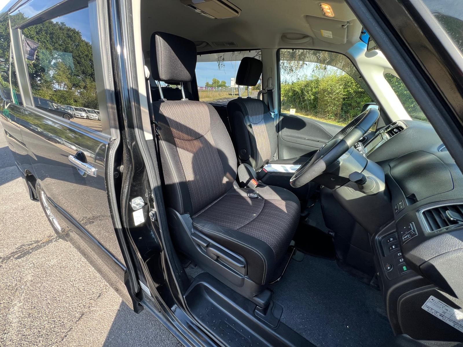 NISSAN SERENA 2015, HIGHWAY STAR, 2.0 PETROL HYBRID FULLY LOADED, 8 SEATER, PEARL BLACK PAINT, BLACK CLOTH INTERIOR